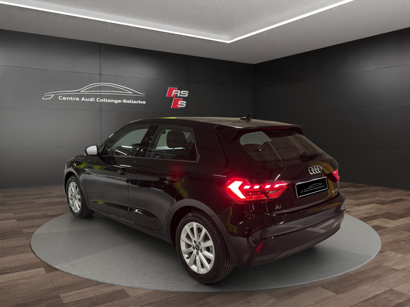 AUDI A1 Sportback 30 TFSI Attraction S-tronic-image-3