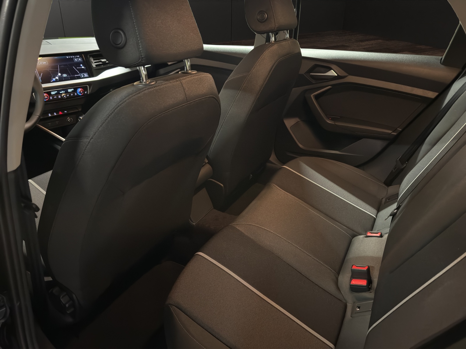 AUDI A1 Sportback 30 TFSI Attraction S-tronic-image-17