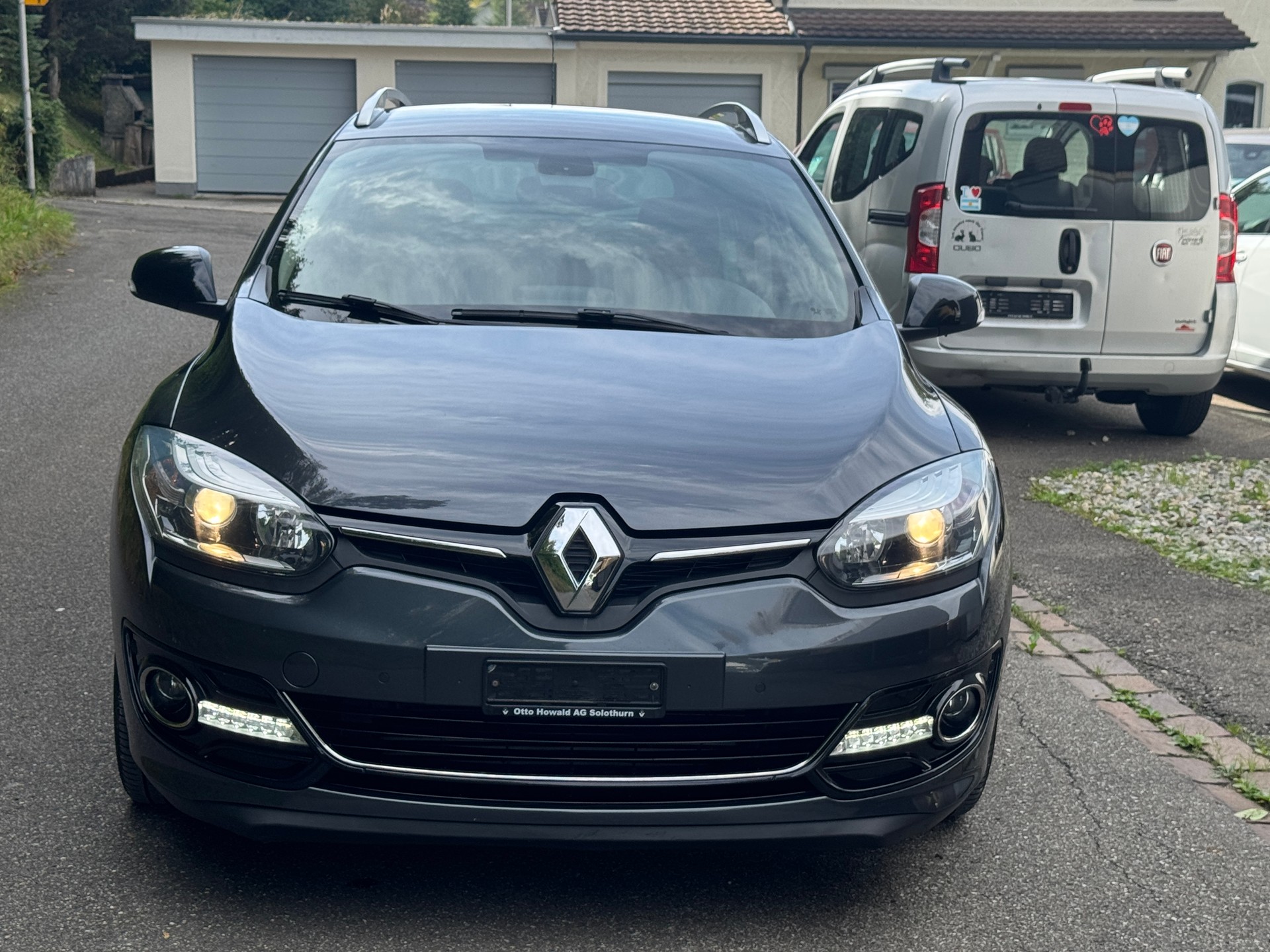 RENAULT Mégane Grandtour 1.2 16V Turbo Limited EDC-image-1
