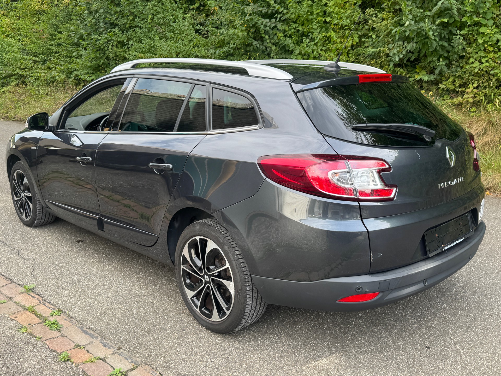 RENAULT Mégane Grandtour 1.2 16V Turbo Limited EDC-image-5