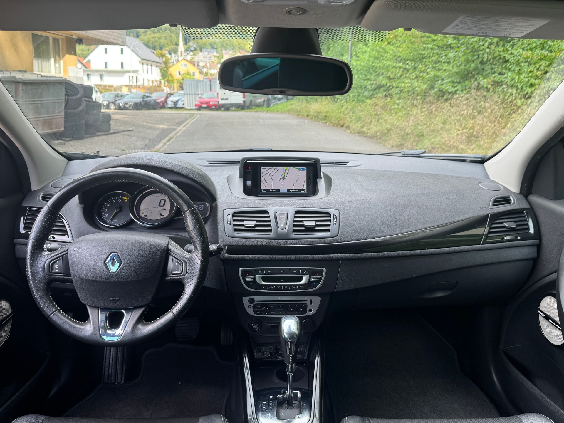 RENAULT Mégane Grandtour 1.2 16V Turbo Limited EDC-image-13