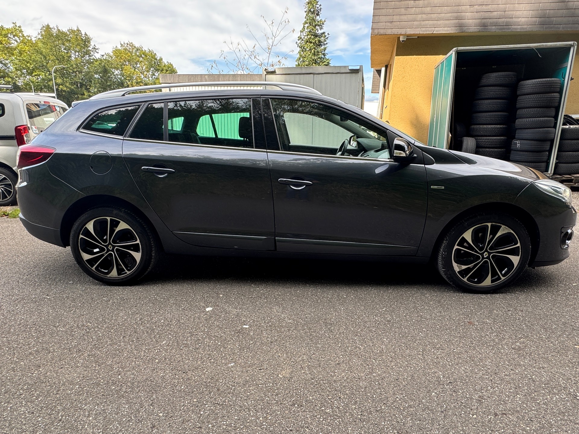 RENAULT Mégane Grandtour 1.2 16V Turbo Limited EDC-image-7