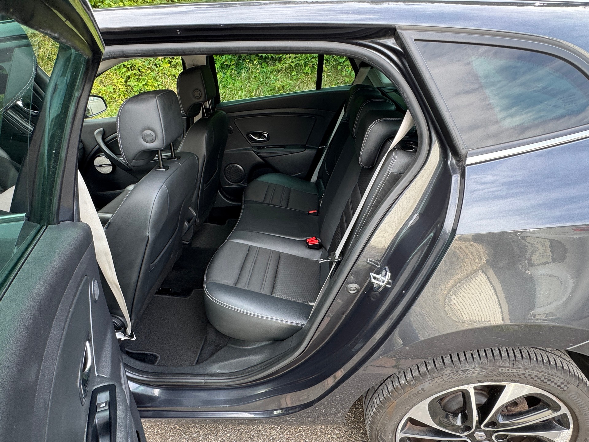 RENAULT Mégane Grandtour 1.2 16V Turbo Limited EDC-image-11