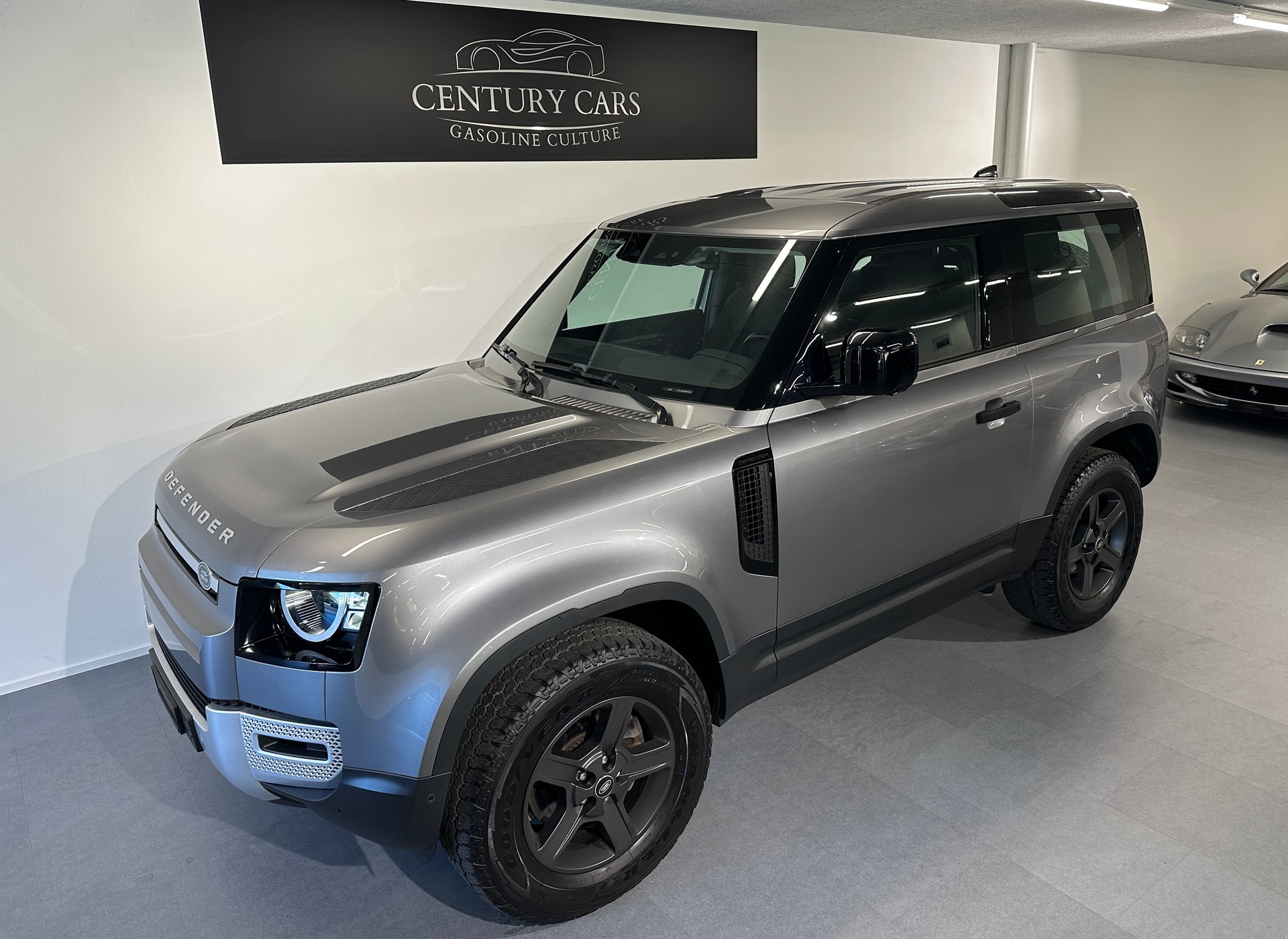 LAND ROVER Defender 90 3.0D I6 200 S AT8-showroom-element-3
