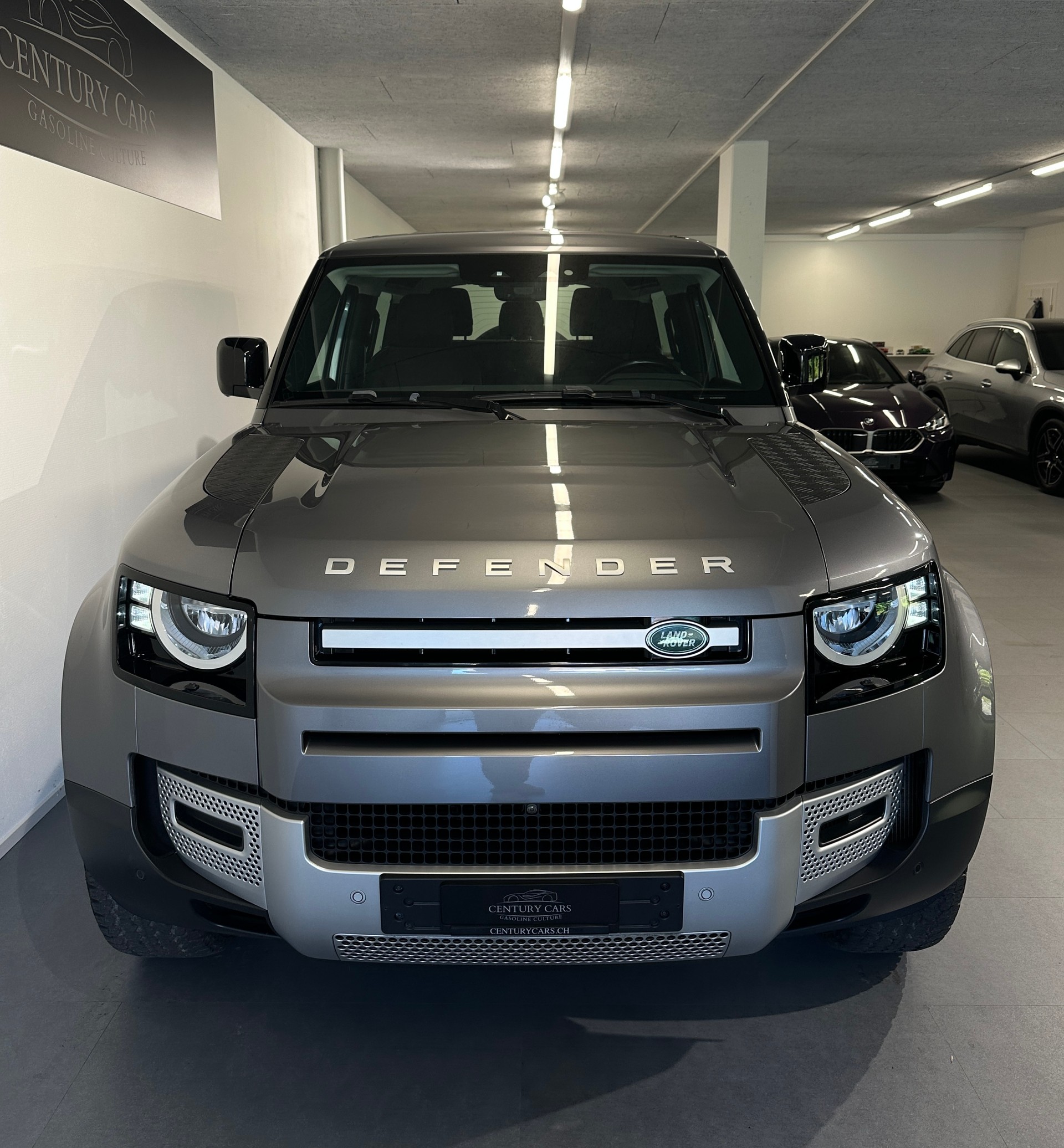 LAND ROVER Defender 90 3.0D I6 200 S AT8-image-4