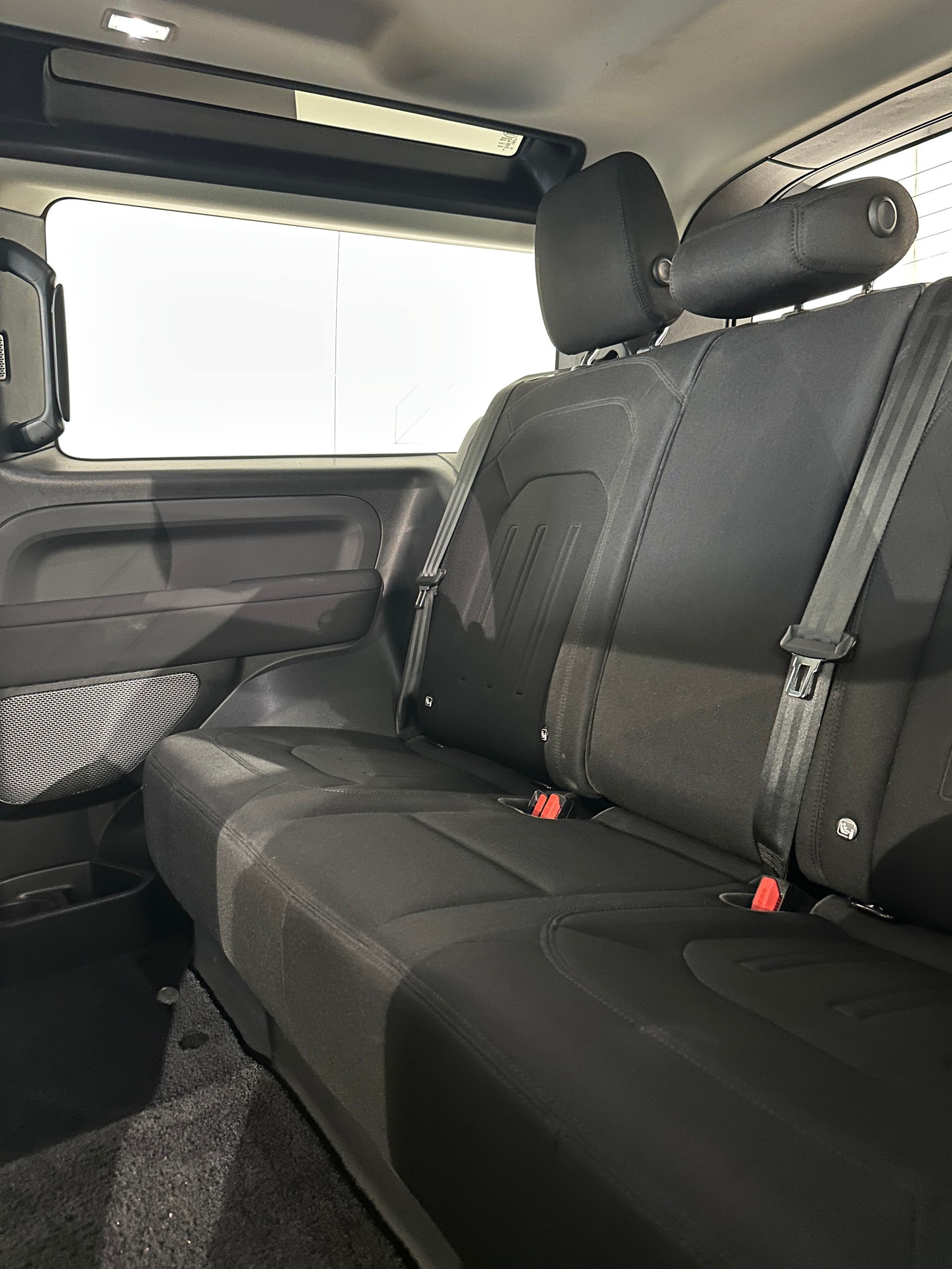 LAND ROVER Defender 90 3.0D I6 200 S AT8-image-20