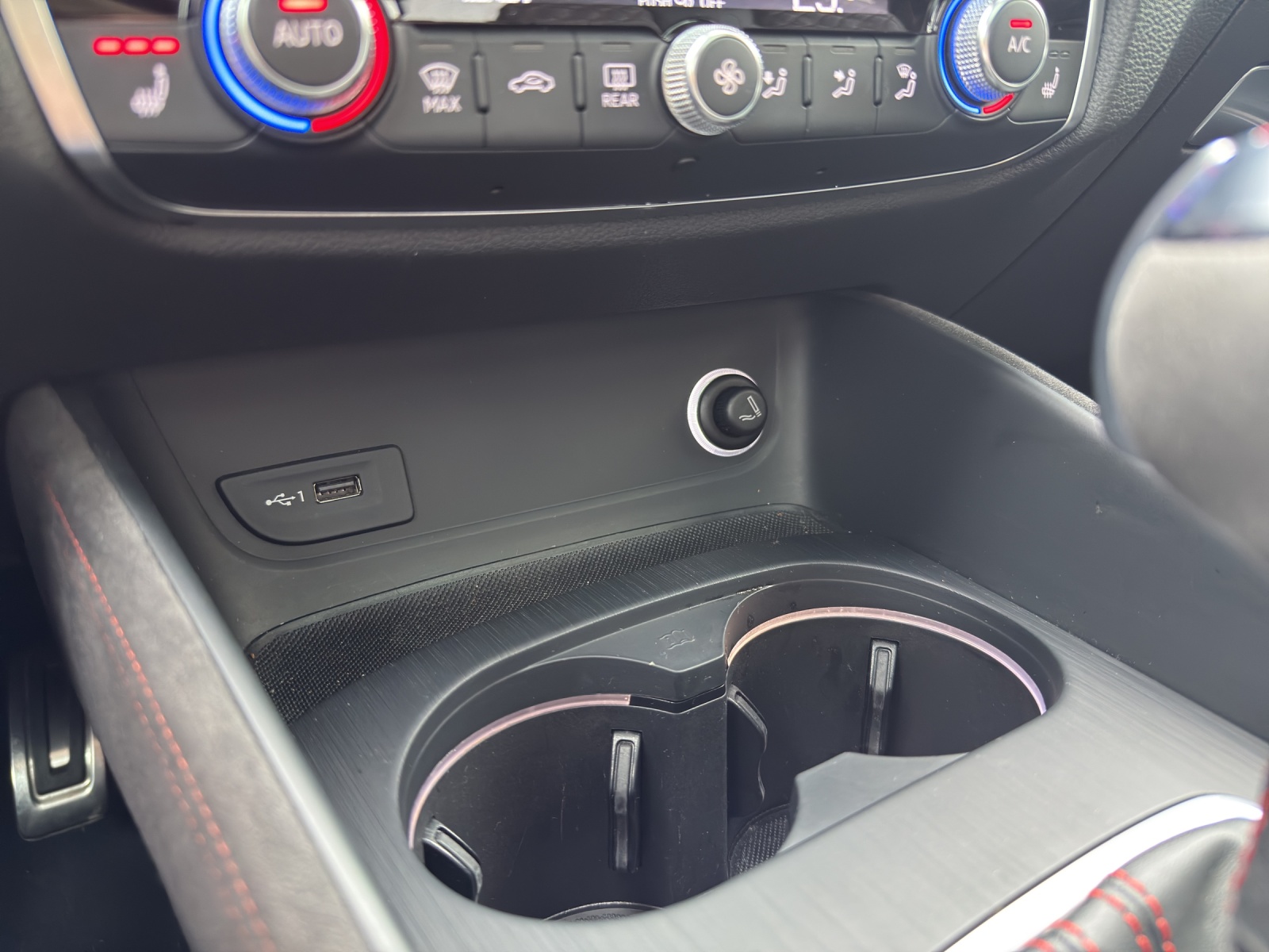 AUDI RS3 Limousine 2.5 TSI quattro S-tronic-image-15