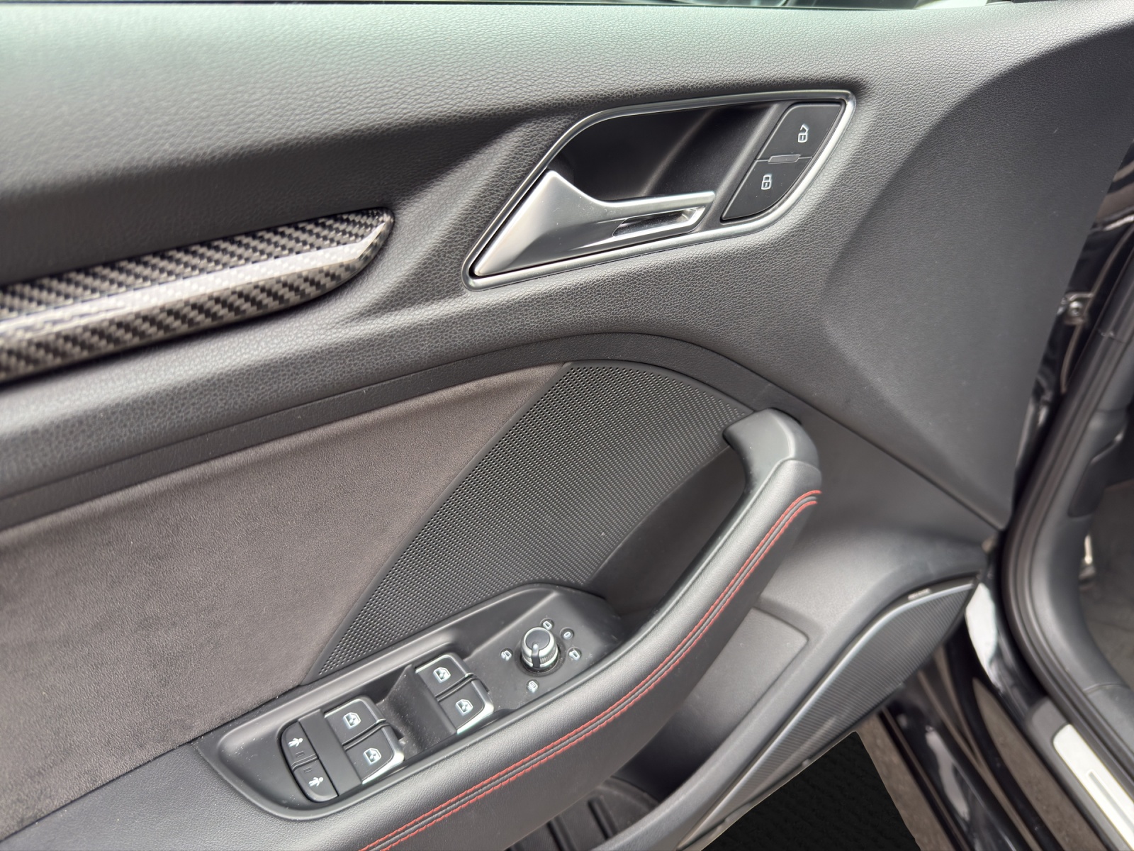 AUDI RS3 Limousine 2.5 TSI quattro S-tronic-image-8