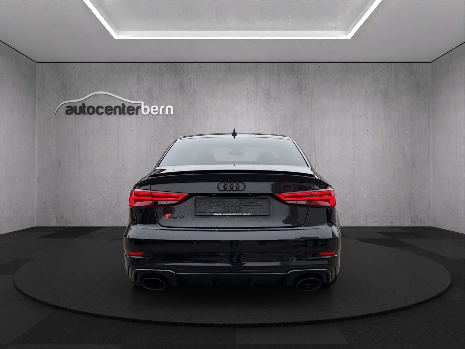 AUDI RS3 Limousine 2.5 TSI quattro S-tronic-image-5