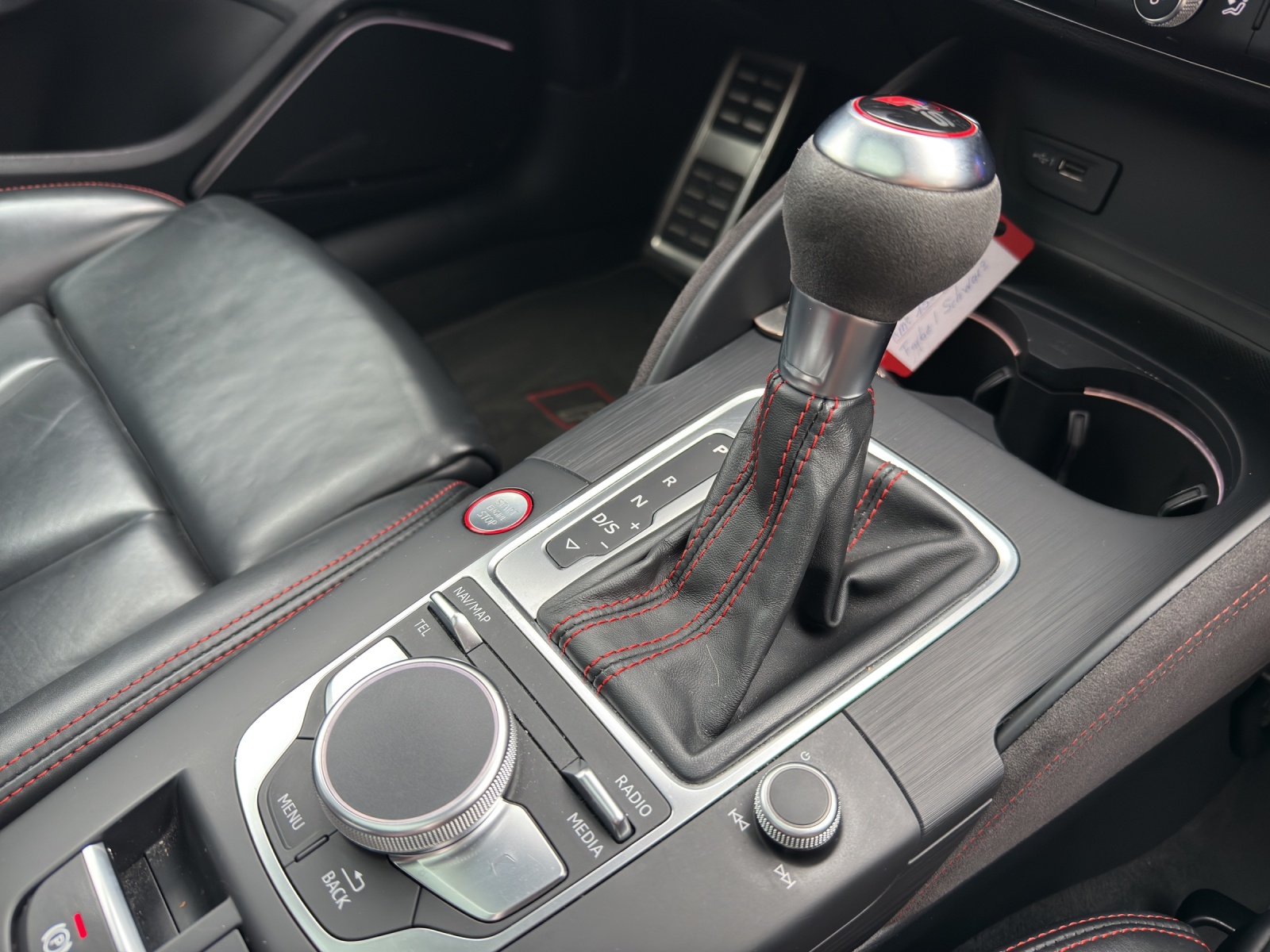 AUDI RS3 Limousine 2.5 TSI quattro S-tronic-image-14