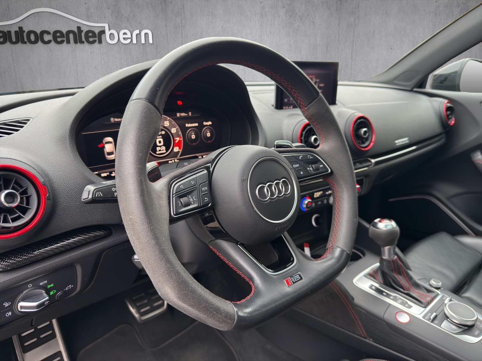AUDI RS3 Limousine 2.5 TSI quattro S-tronic-image-11