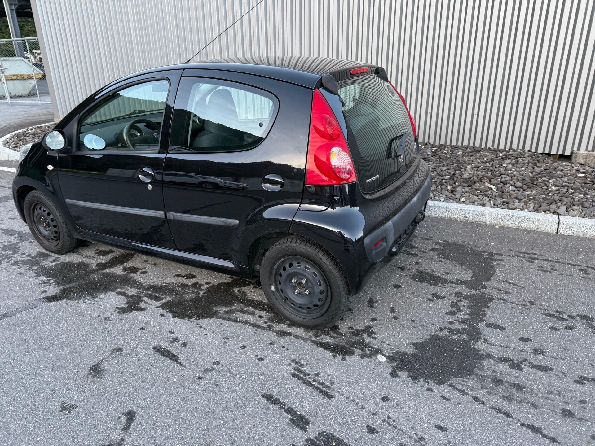 PEUGEOT 107 1.0 Trendy-image-2