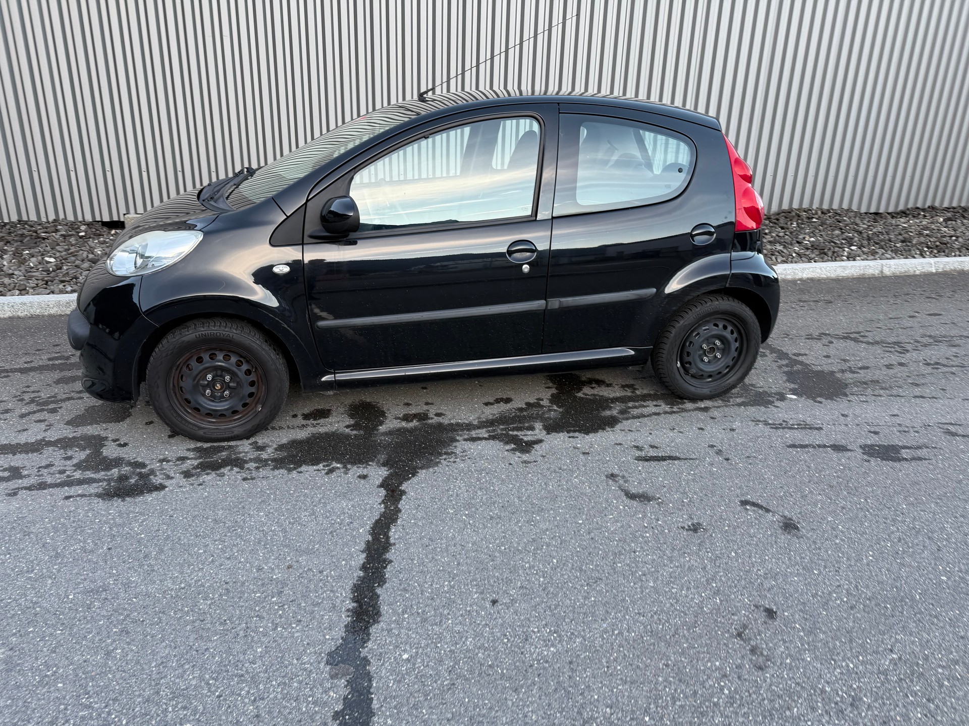 PEUGEOT 107 1.0 Trendy-image-1