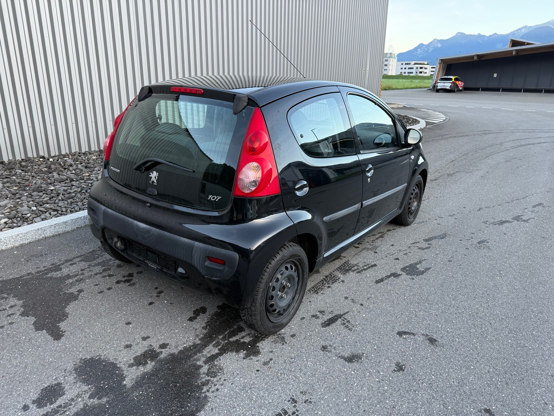 PEUGEOT 107 1.0 Trendy-image-4