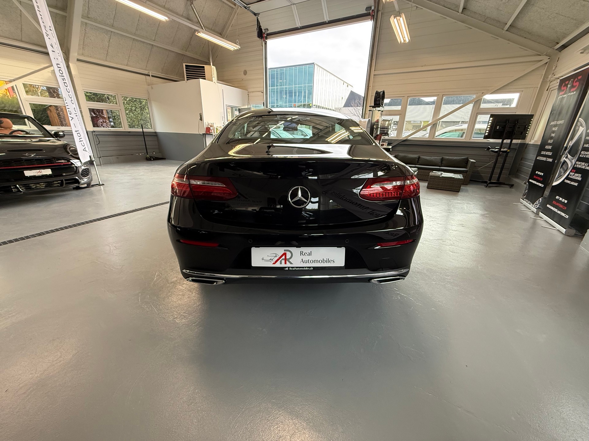 MERCEDES-BENZ E 200 Coupé Avantgarde 4 Matic 9G-Tronic CH🇨🇭-image-4