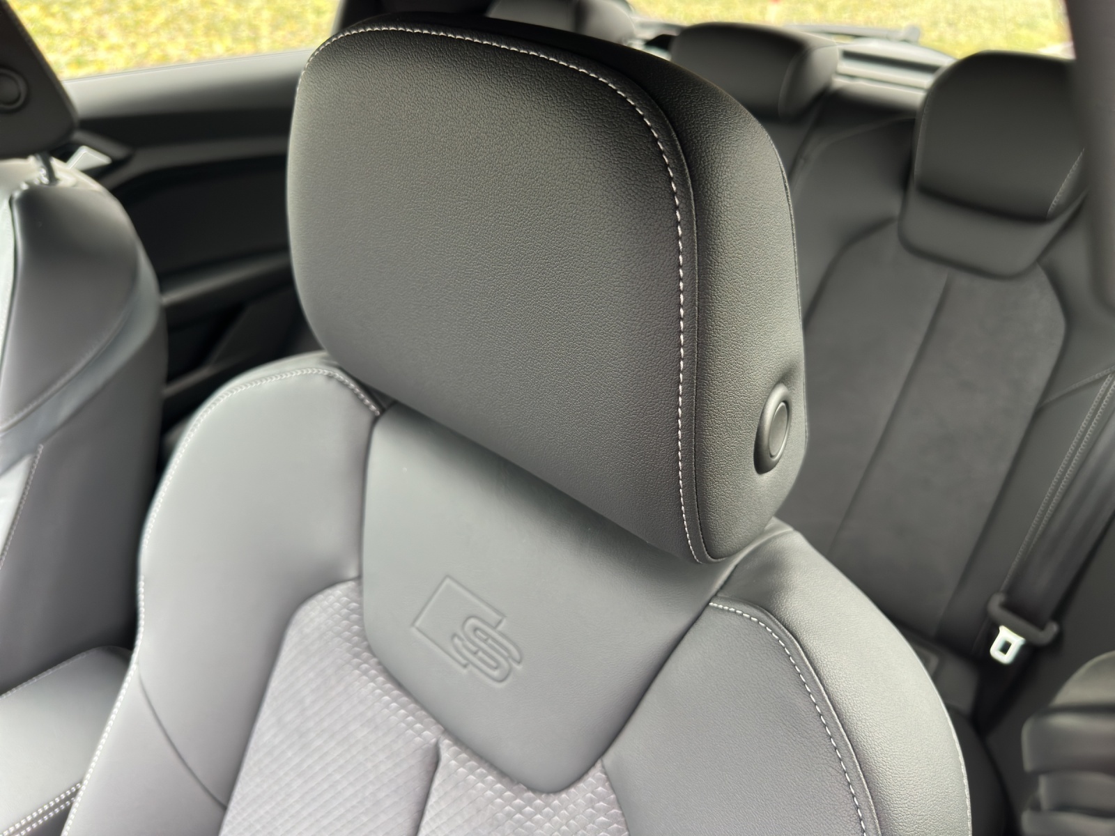 AUDI A1 Sportback 40 TFSI S Line S-tronic-image-12