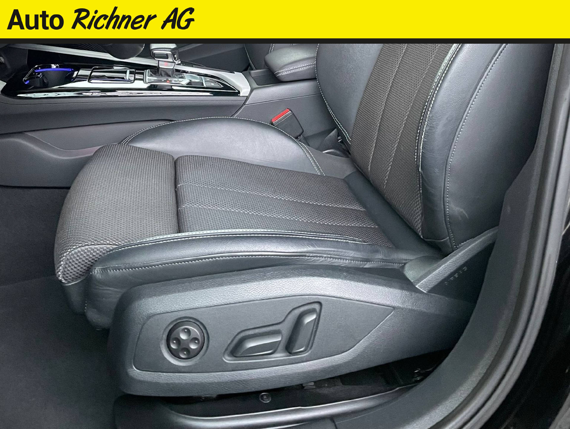 AUDI A4 Avant 2.0 40 TFSI Advanced quattro S-Tronic-image-5