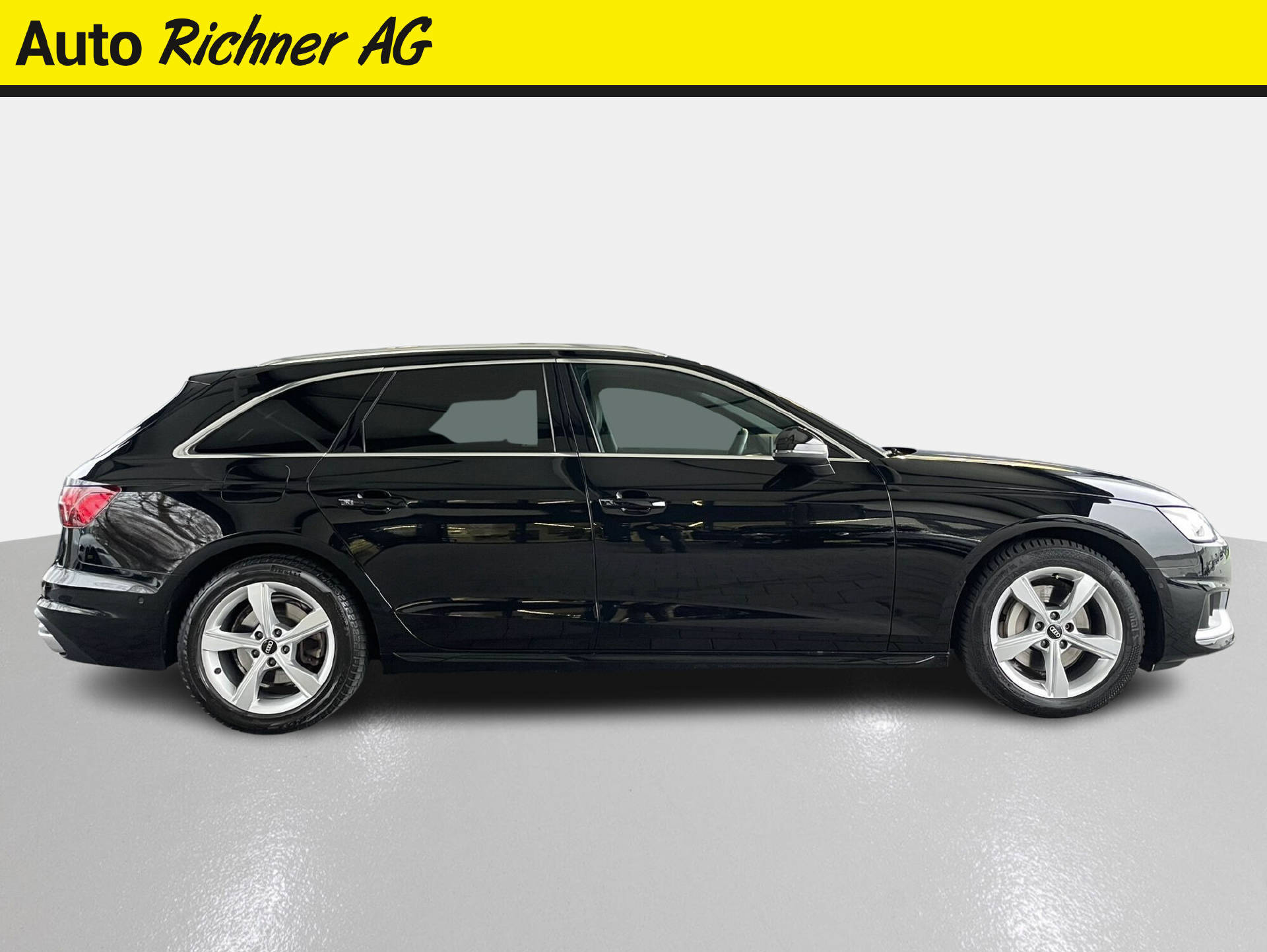 AUDI A4 Avant 2.0 40 TFSI Advanced quattro S-Tronic-image-2