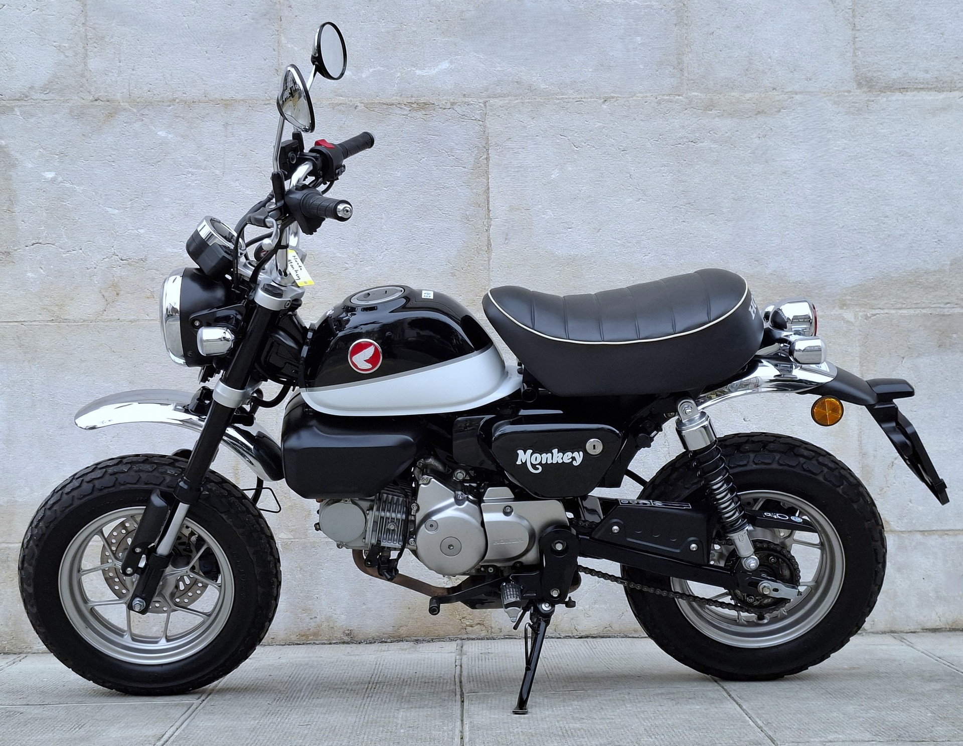 HONDA Z 125 Monkey-showroom-element-2