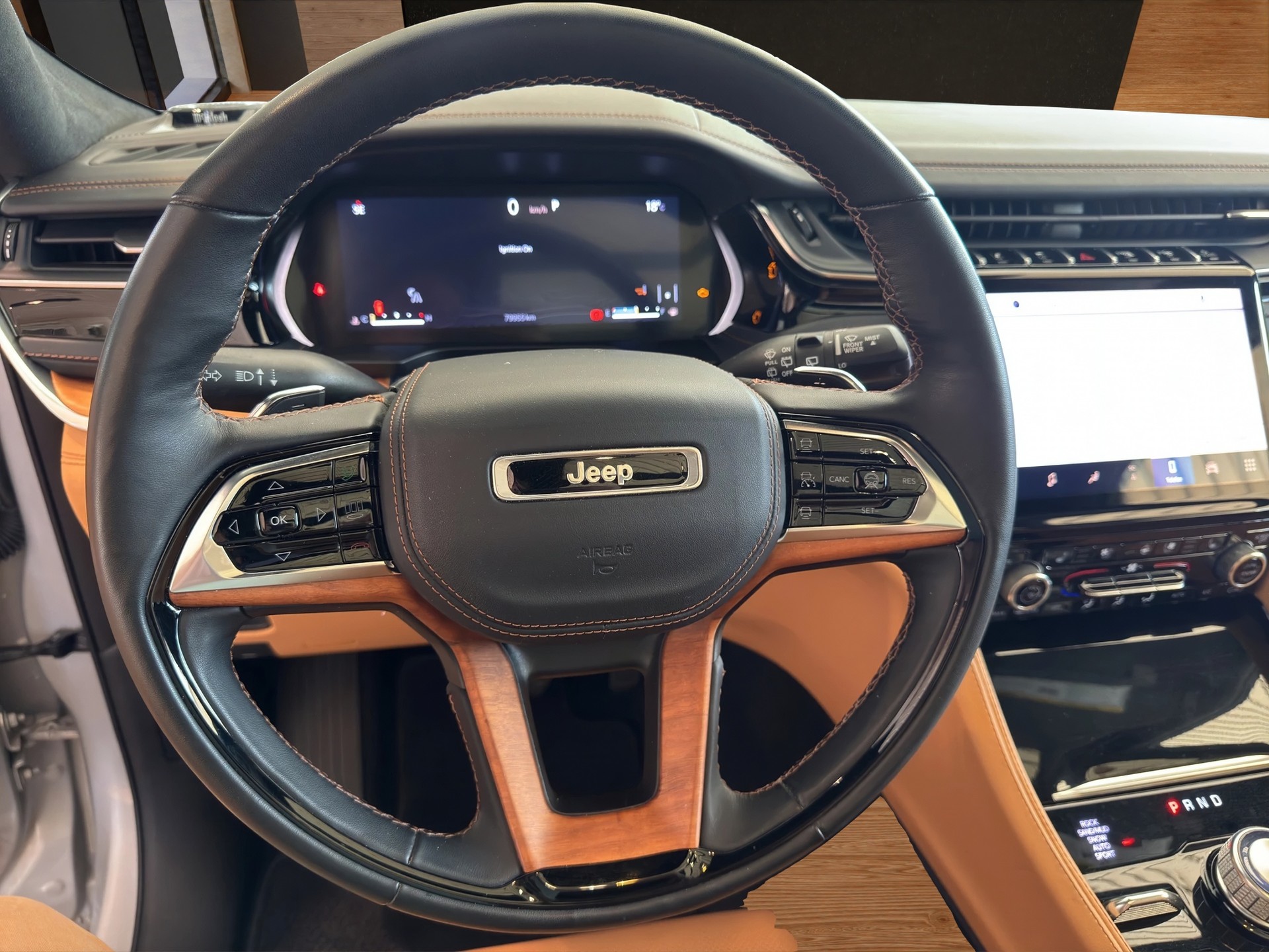 JEEP Hemi Summit Reserve-image-7