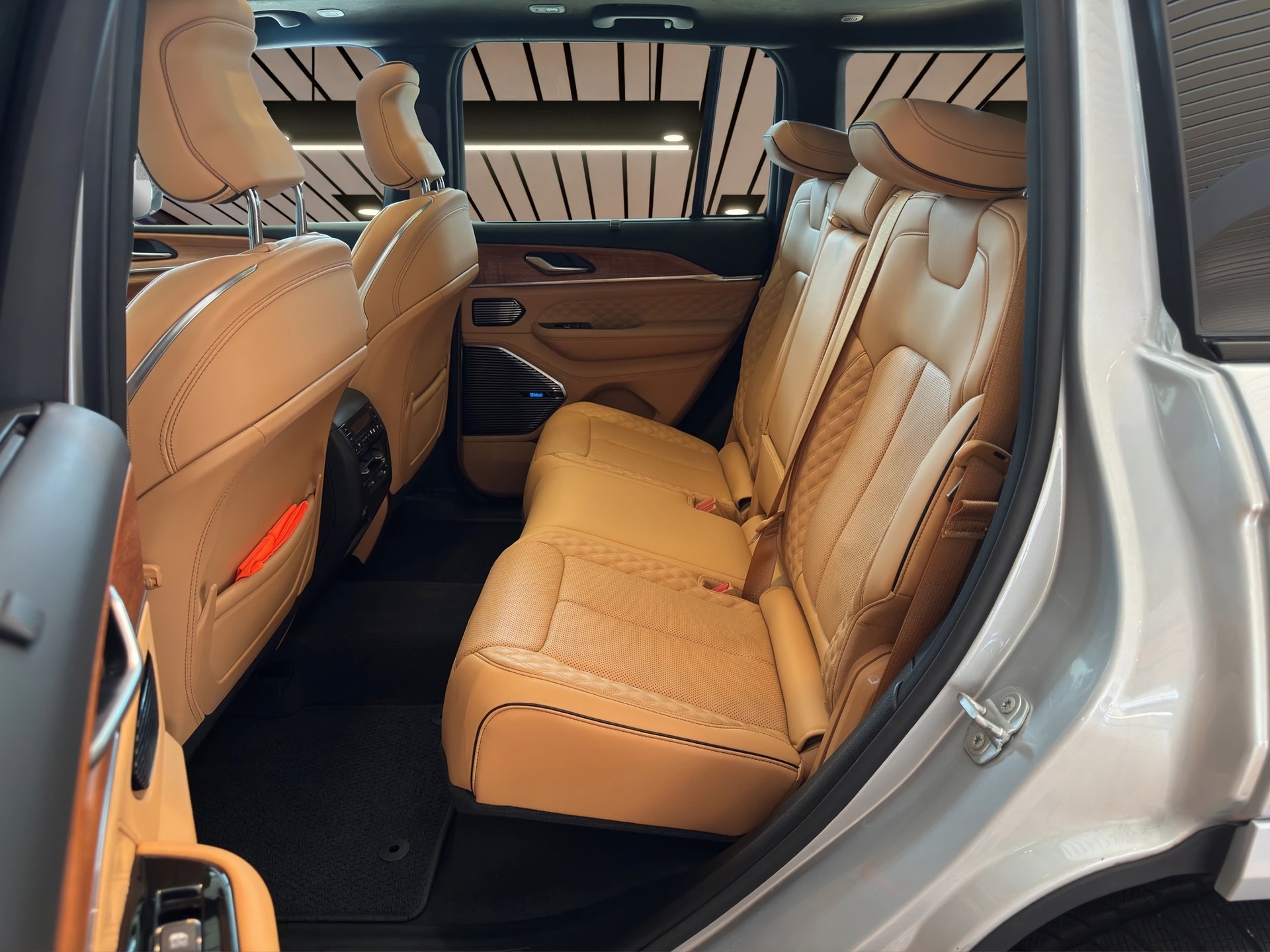 JEEP Hemi Summit Reserve-image-9