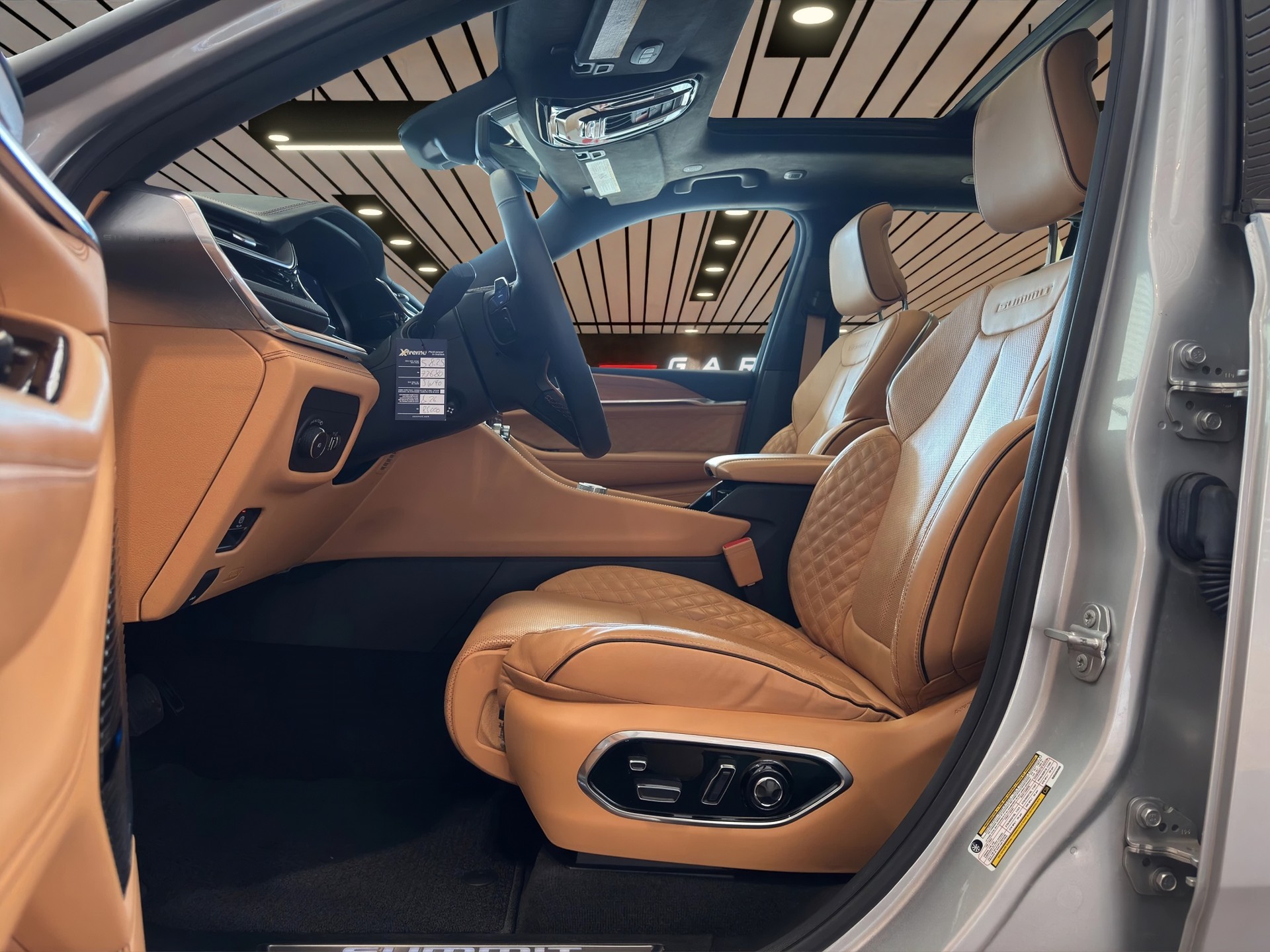 JEEP Hemi Summit Reserve-image-2
