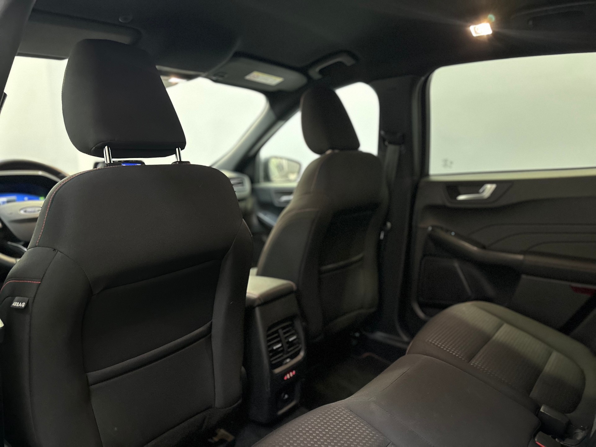 FORD Kuga 2.5 PHEV ST-Line 2WD-image-21