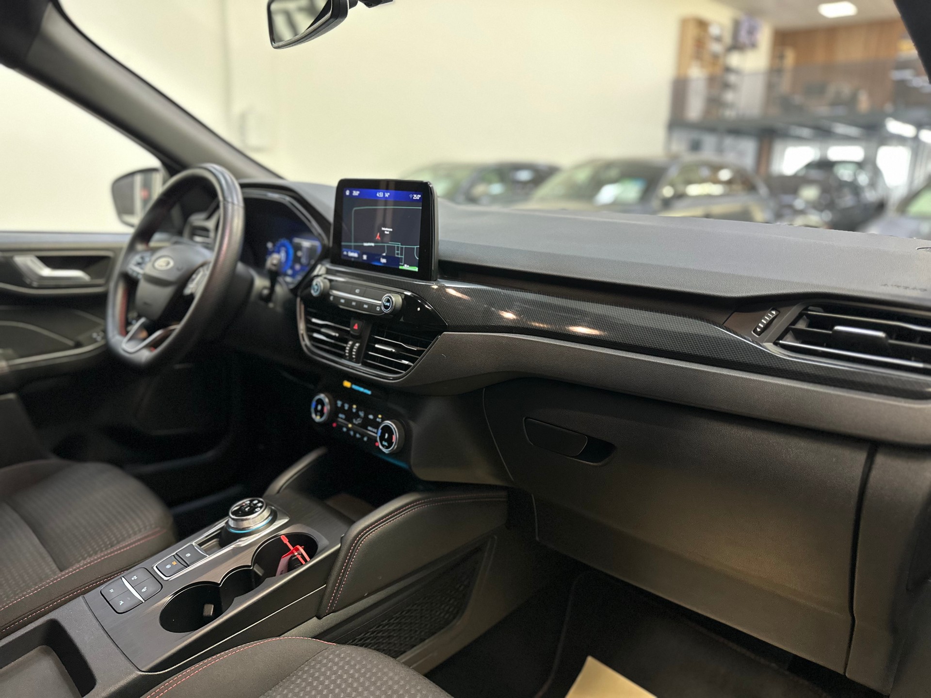 FORD Kuga 2.5 PHEV ST-Line 2WD-image-18