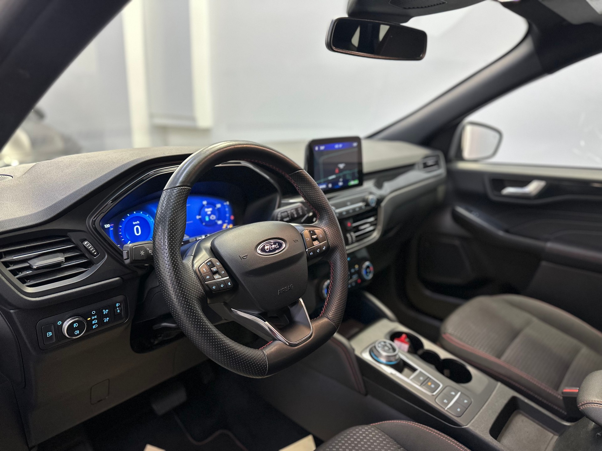 FORD Kuga 2.5 PHEV ST-Line 2WD-image-17