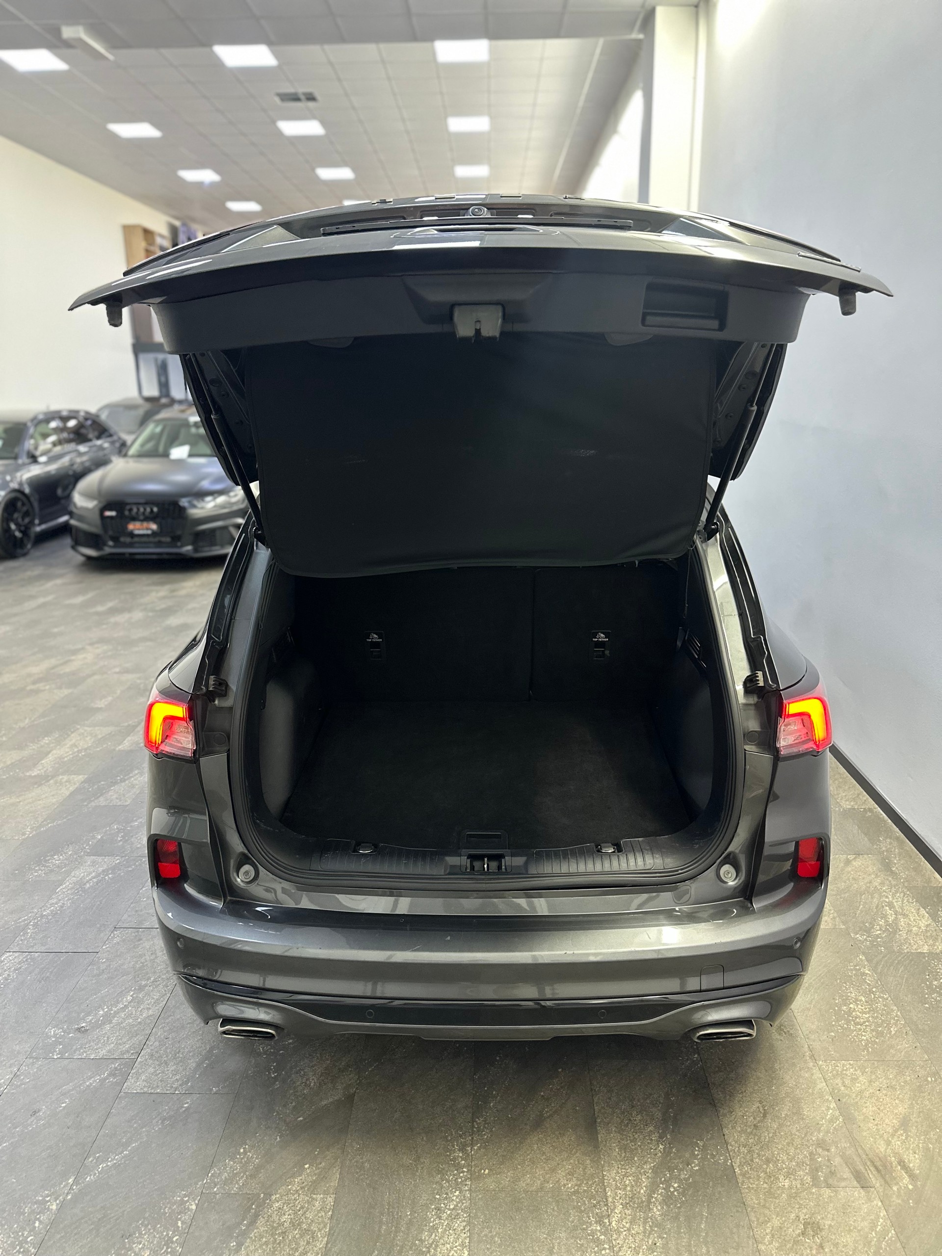 FORD Kuga 2.5 PHEV ST-Line 2WD-image-14
