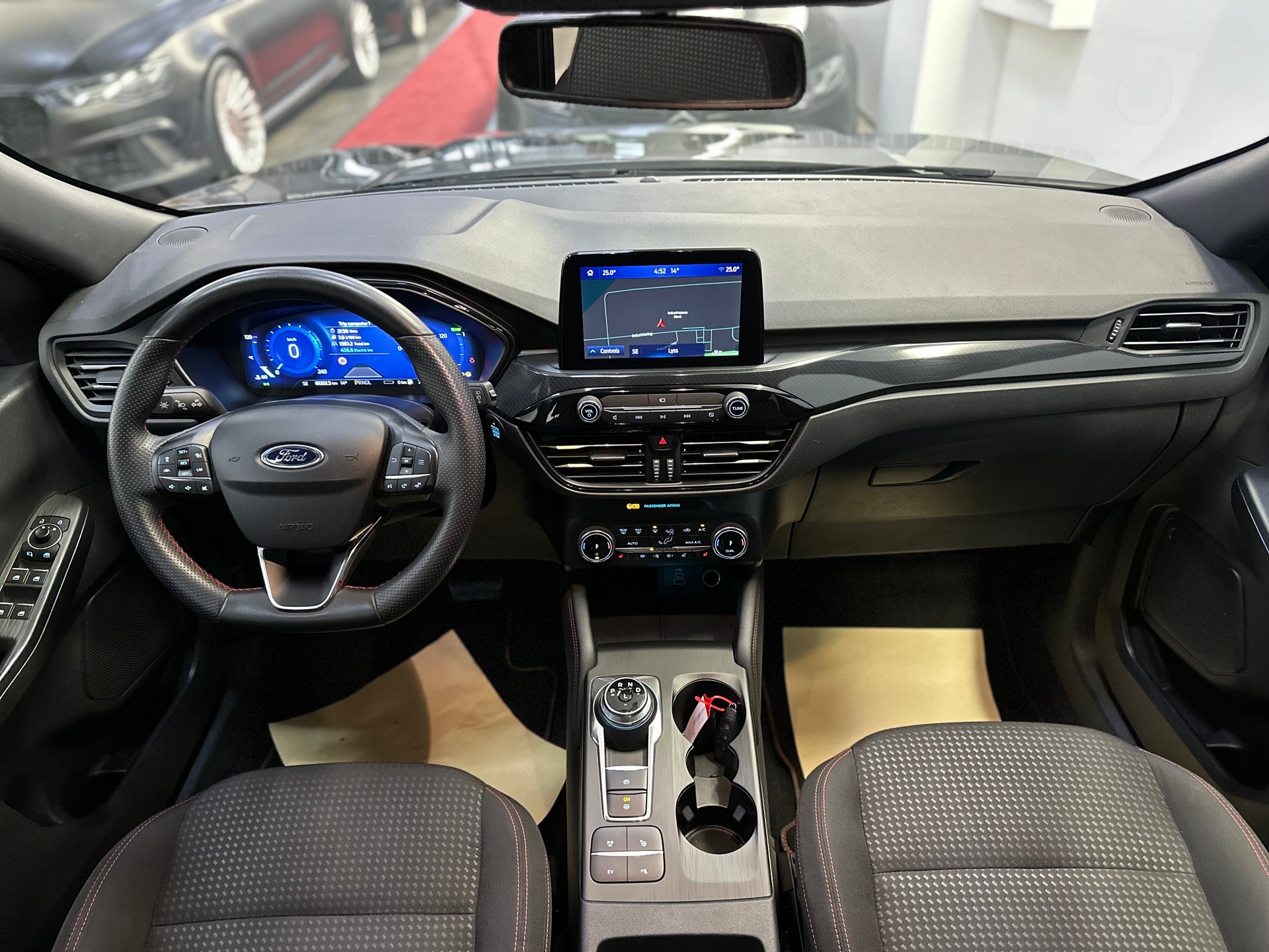 FORD Kuga 2.5 PHEV ST-Line 2WD-image-16