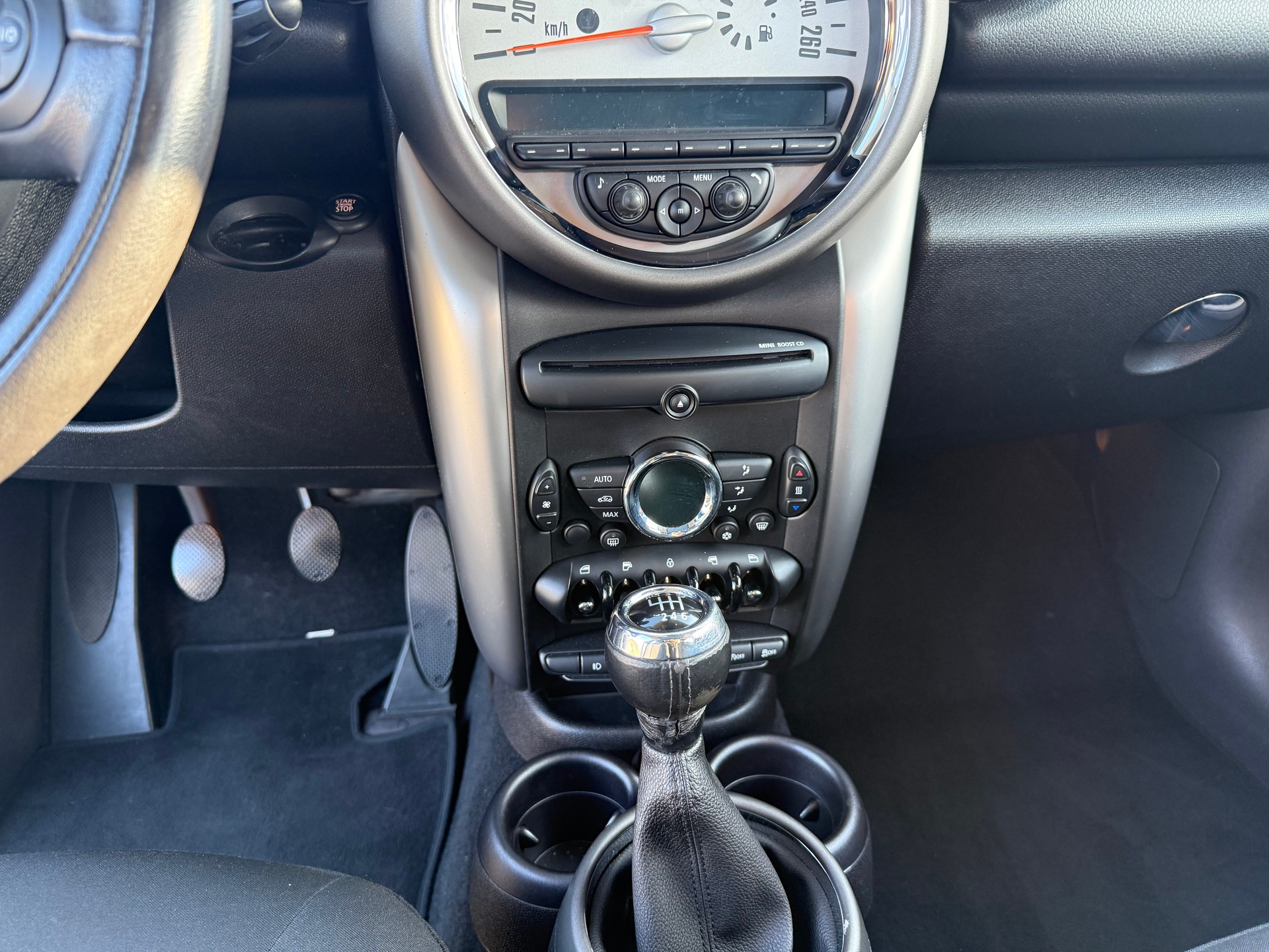 MINI Countryman Cooper FWD-image-11