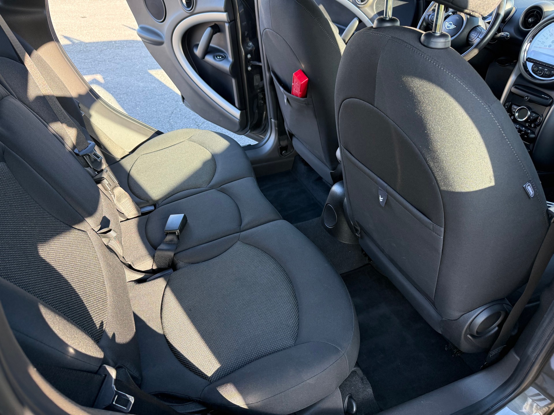 MINI Countryman Cooper FWD-image-13