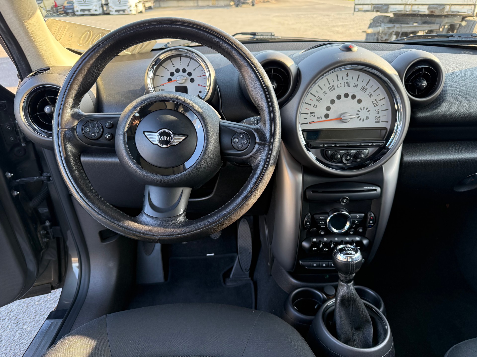 MINI Countryman Cooper FWD-image-10