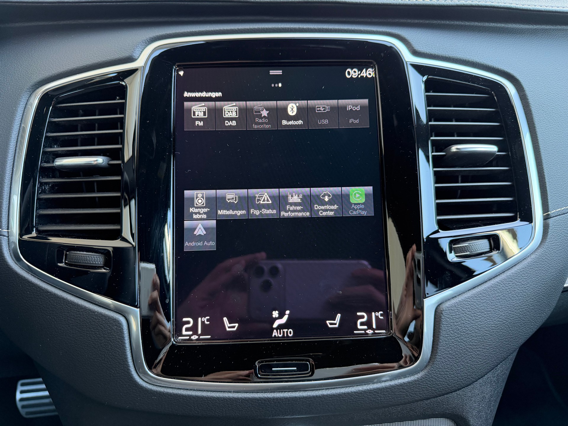 VOLVO XC90 B5 Diesel Mild Hybrid AWD R-Design Geartronic-image-21