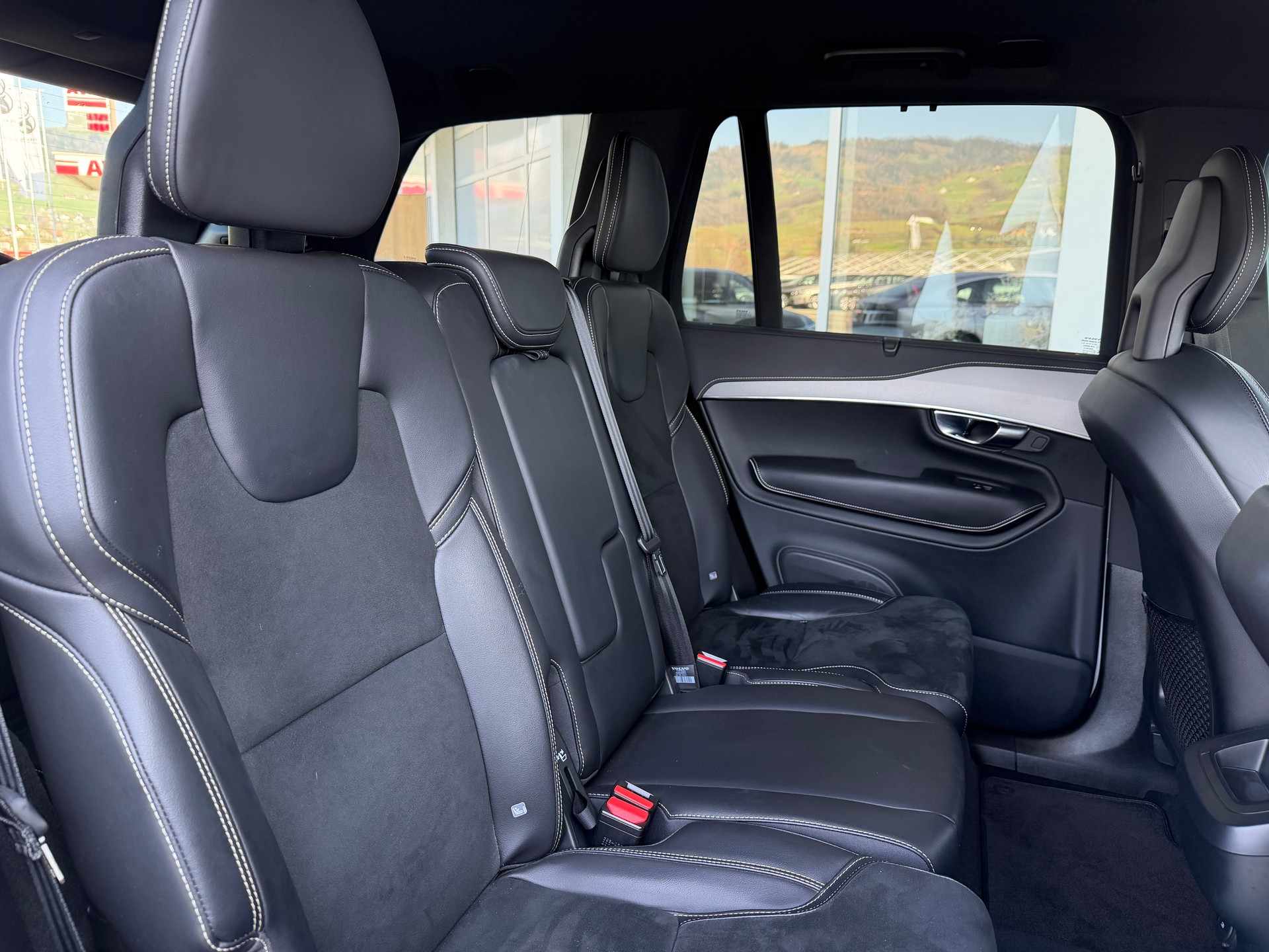VOLVO XC90 B5 Diesel Mild Hybrid AWD R-Design Geartronic-image-5