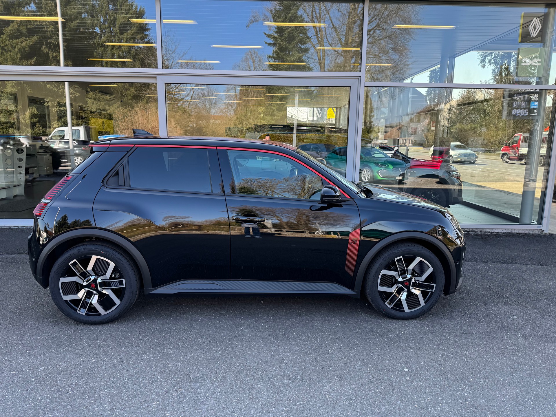 RENAULT R5 E-Tech Comfort Range 52 kWh Techno-image-1