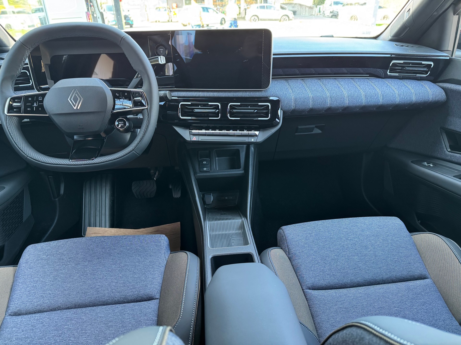 RENAULT R5 E-Tech Comfort Range 52 kWh Techno-image-11