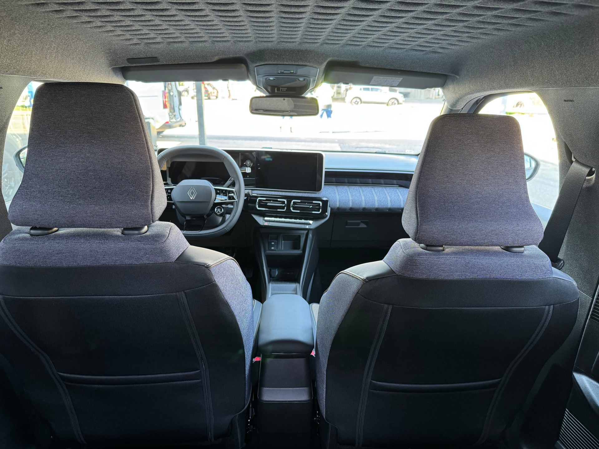 RENAULT R5 E-Tech Comfort Range 52 kWh Techno-image-10