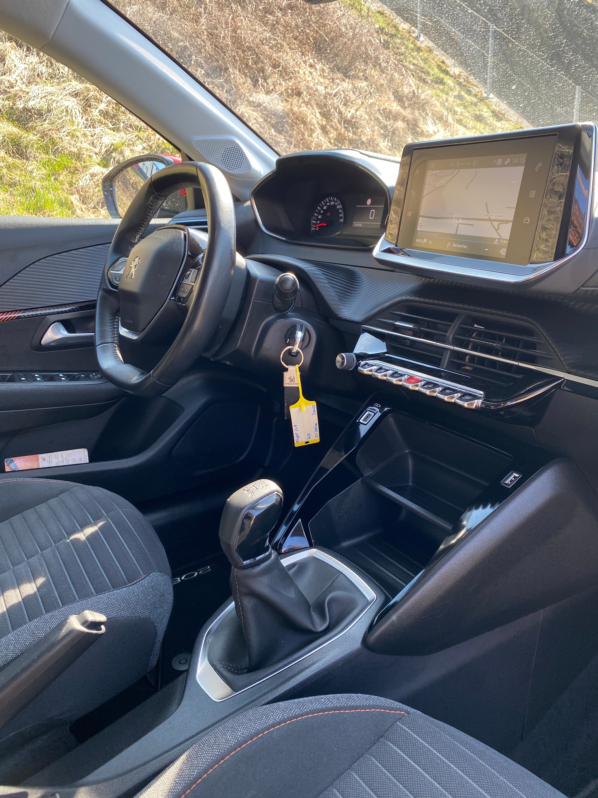 PEUGEOT 208 1.2 PureTech Active-image-9