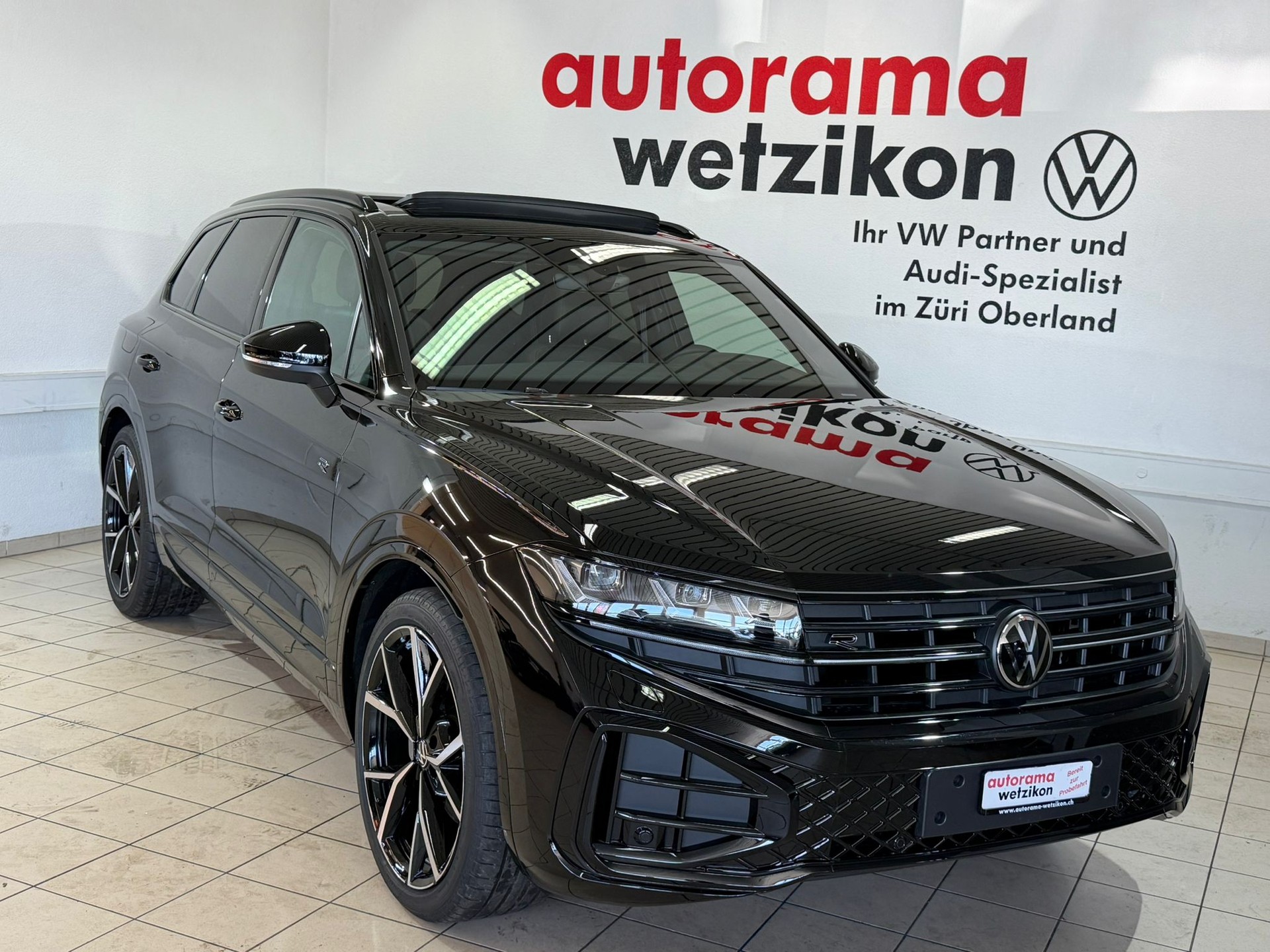 VW Touareg 3.0 TDI R-Line Tiptronic-image-1