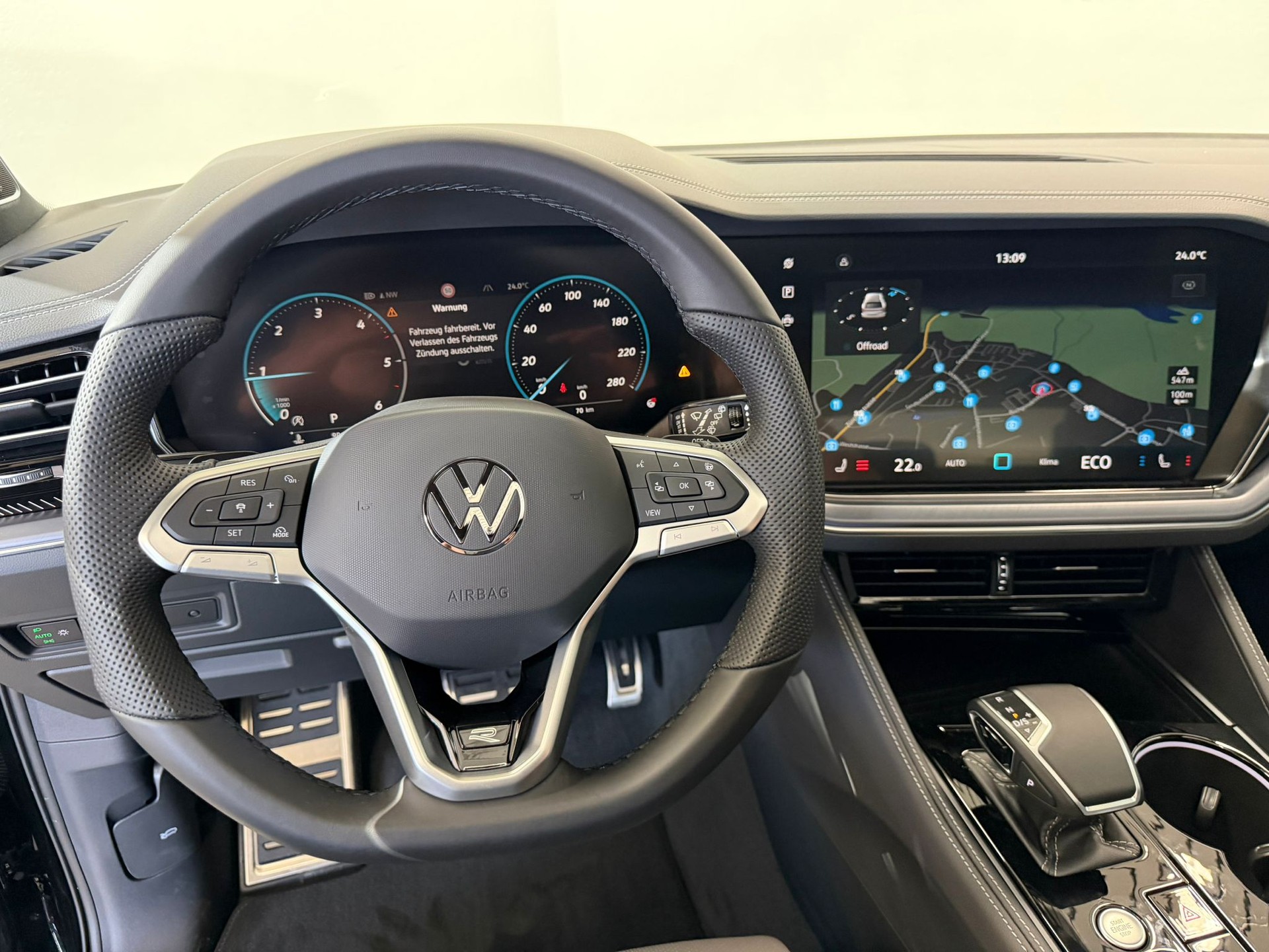 VW Touareg 3.0 TDI R-Line Tiptronic-image-7