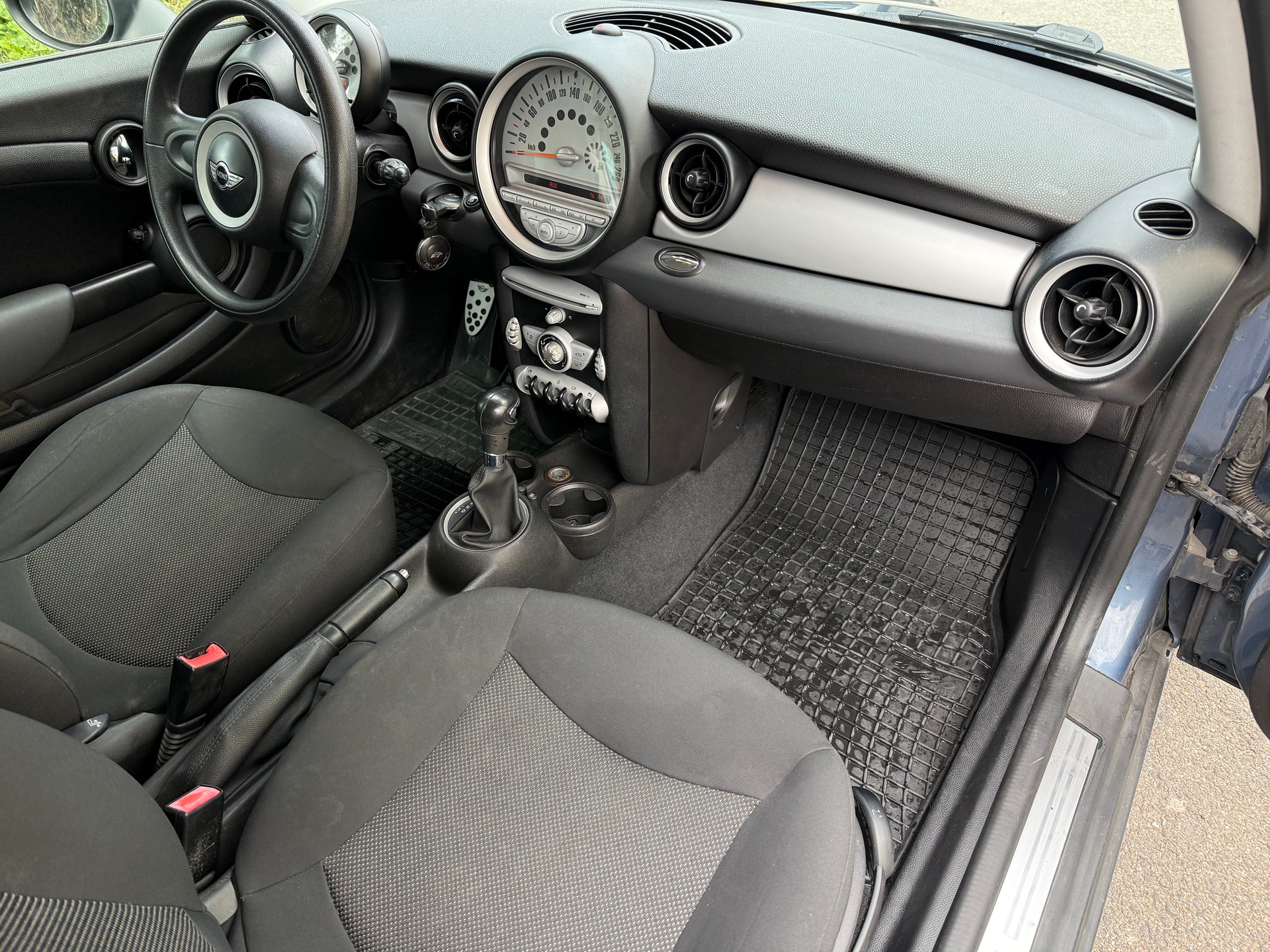 MINI One Steptronic-image-8