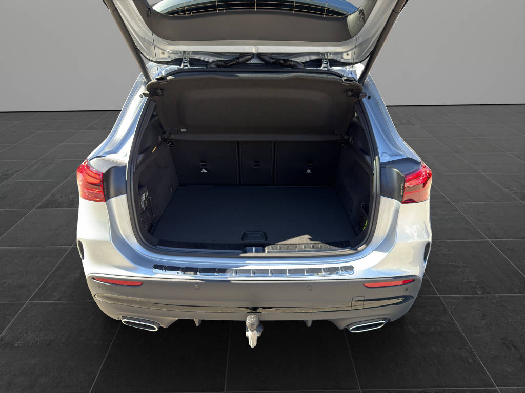 MERCEDES-BENZ GLA 220 d AMG Line 4matic-image-15