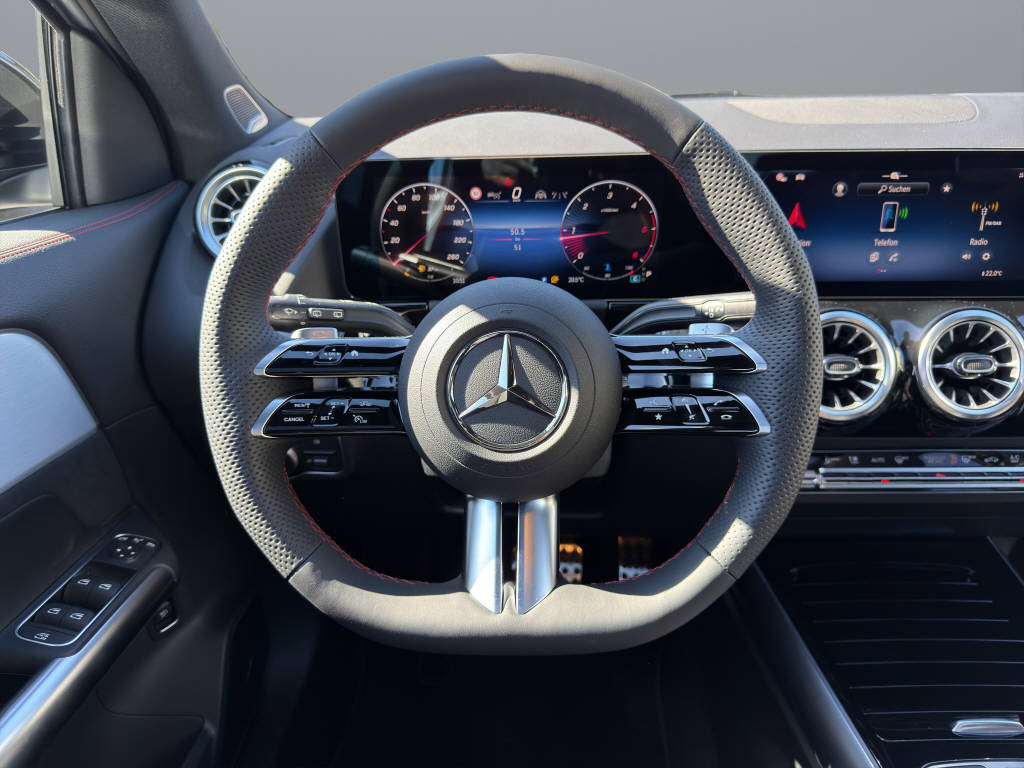 MERCEDES-BENZ GLA 220 d AMG Line 4matic-image-9