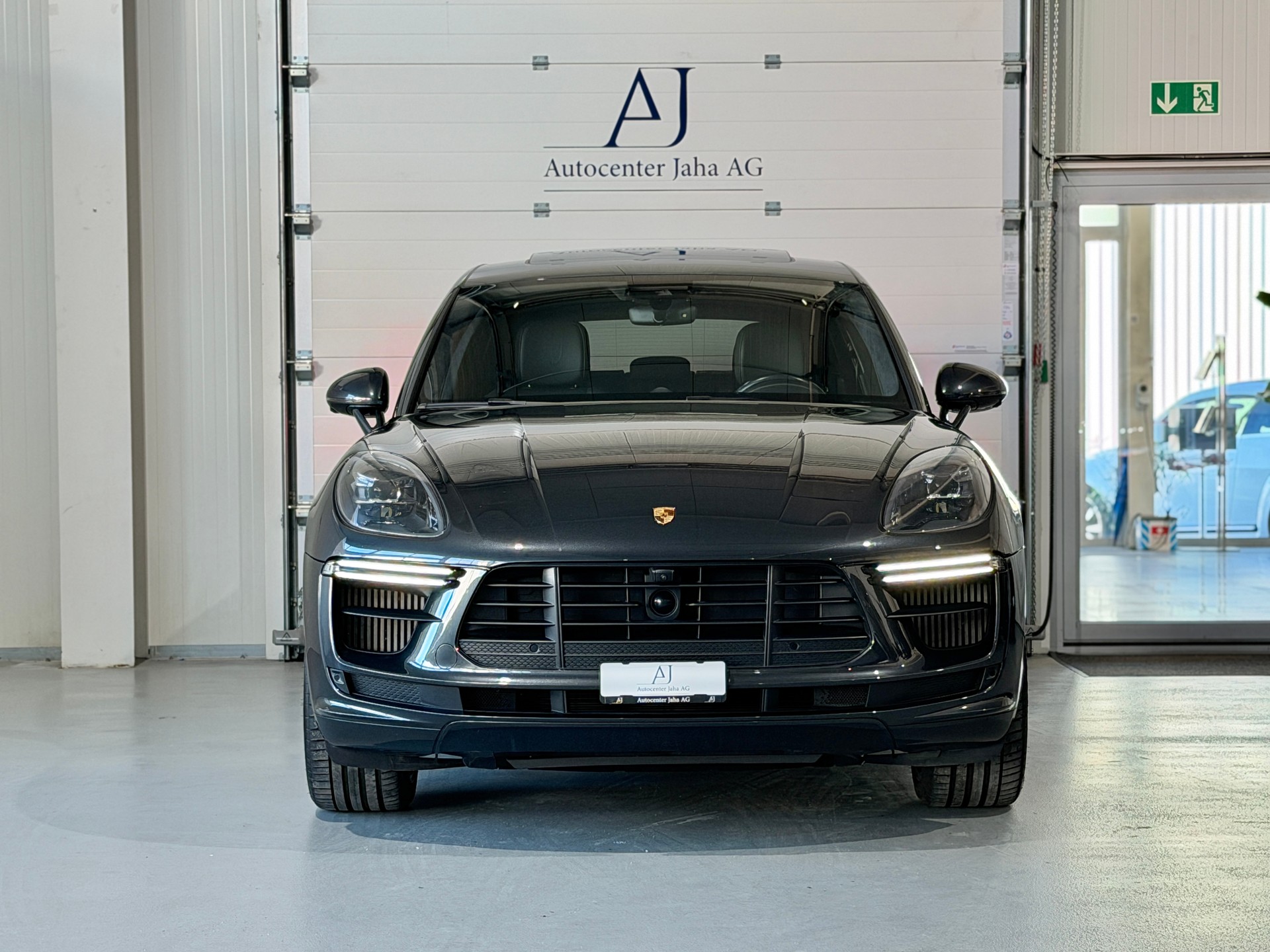 PORSCHE Macan Turbo PDK (CH) TOP Ausstattung-image-3