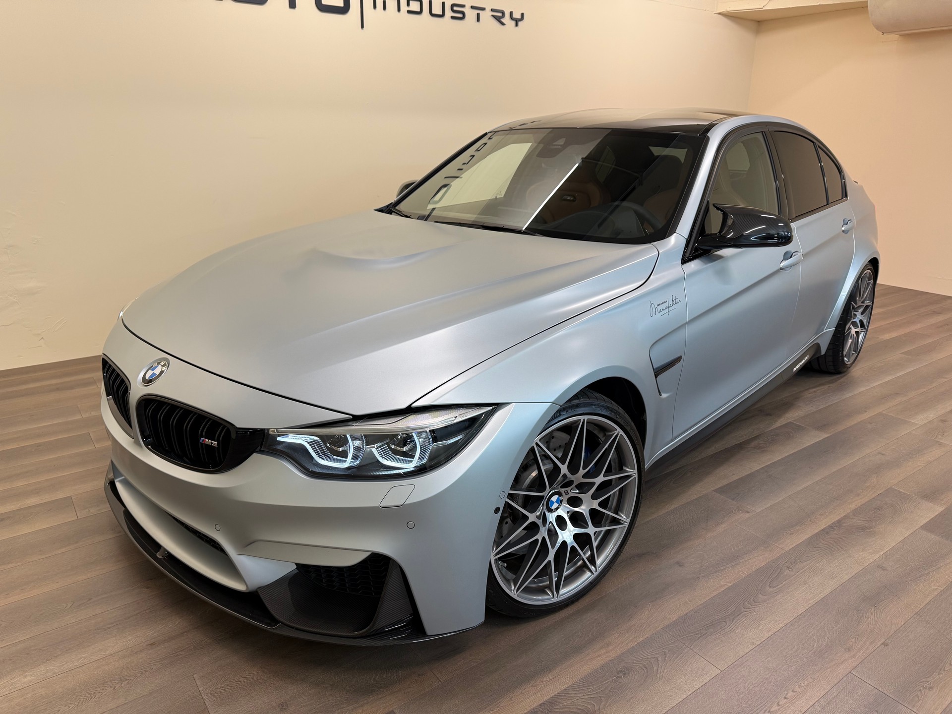 BMW M3 Manufaktur Competition Drivelogic-showroom-element-1