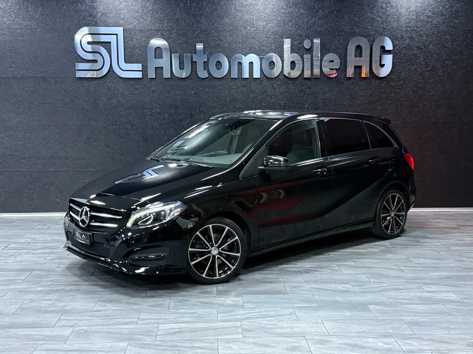 MERCEDES-BENZ B 220 Style 4Matic 7G-DCT / CH Fz / Frisch MFK-image-0