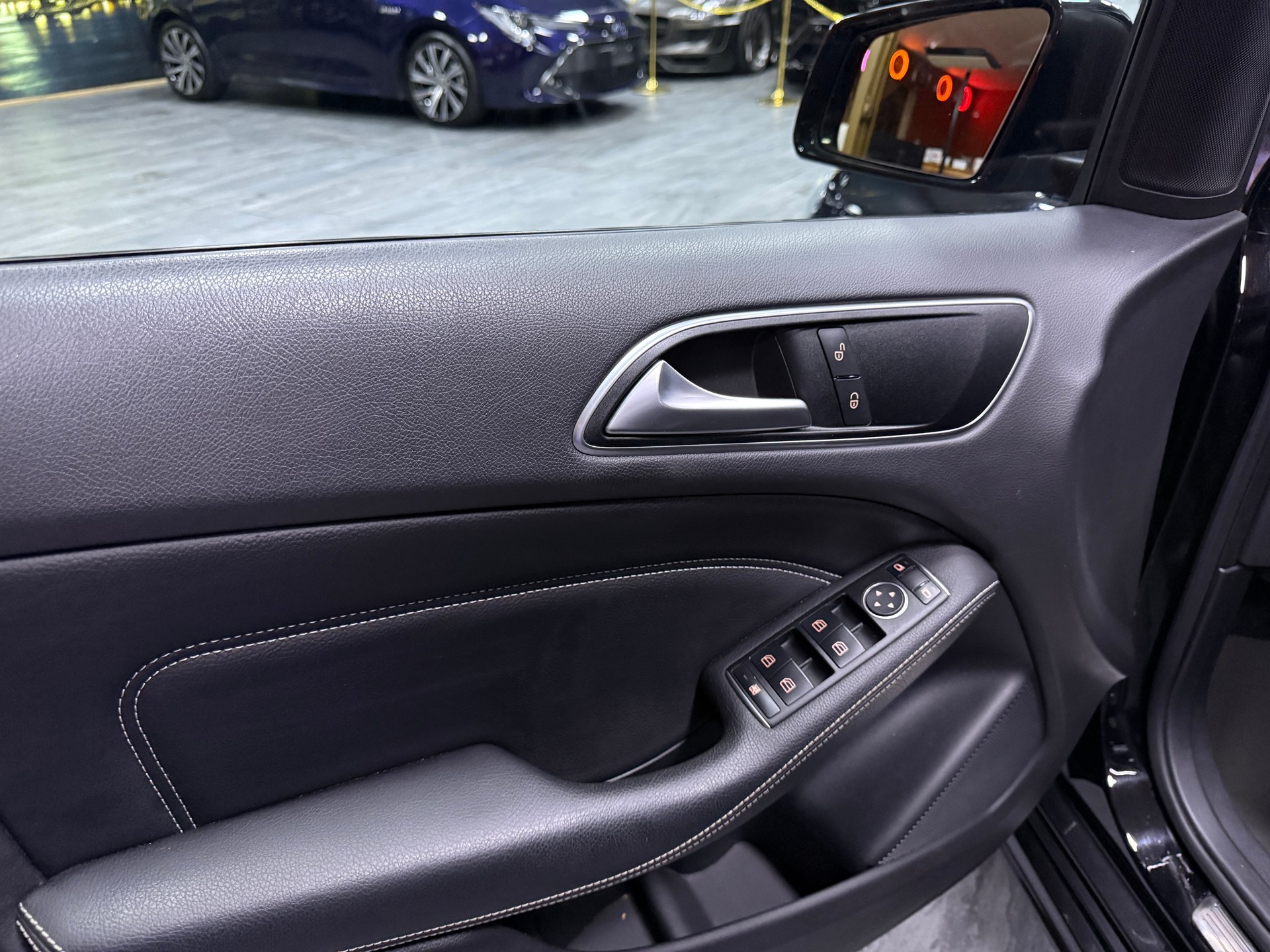 MERCEDES-BENZ B 220 Style 4Matic 7G-DCT / CH Fz / Frisch MFK-image-9