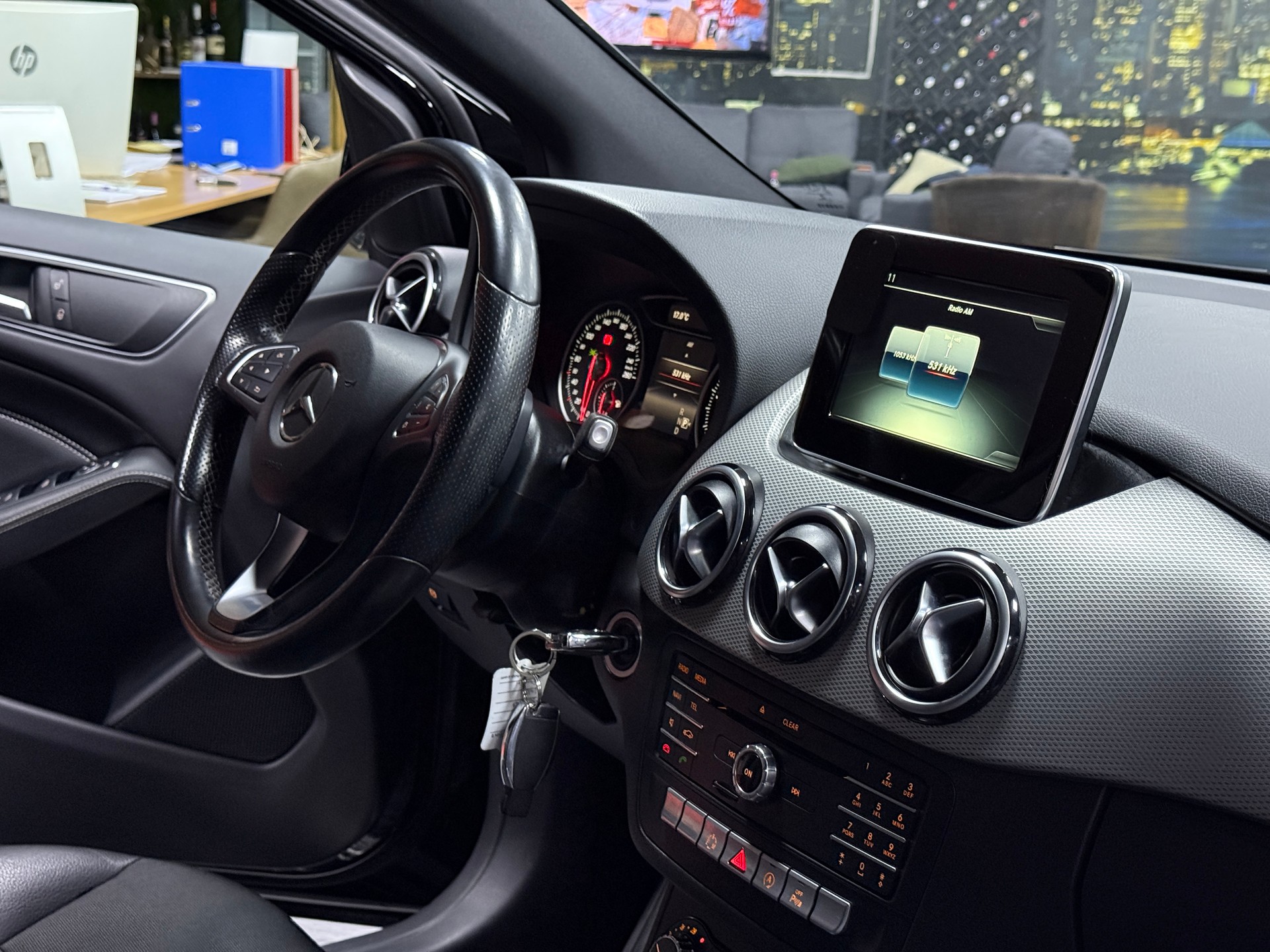 MERCEDES-BENZ B 220 Style 4Matic 7G-DCT / CH Fz / Frisch MFK-image-14